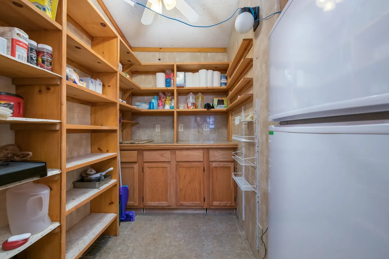 Manufactured Home For Sale in Limestone County , 1603 LCR 822, Groesbeck, Texas 76642, 5 Bedrooms, 2 Bathrooms, Garage spaces, 3,528 Sqft, built in 1999, Price $595,000, mls#21300678, Real Estate Agent in Groesbeck, Homes For Sale in Limestone county, Homes For Sale in Groesbeck, Realtor in Groesbeck Texas, Real Estate Brokerage Independent Realty Texas, Luminita Cordes Realtor