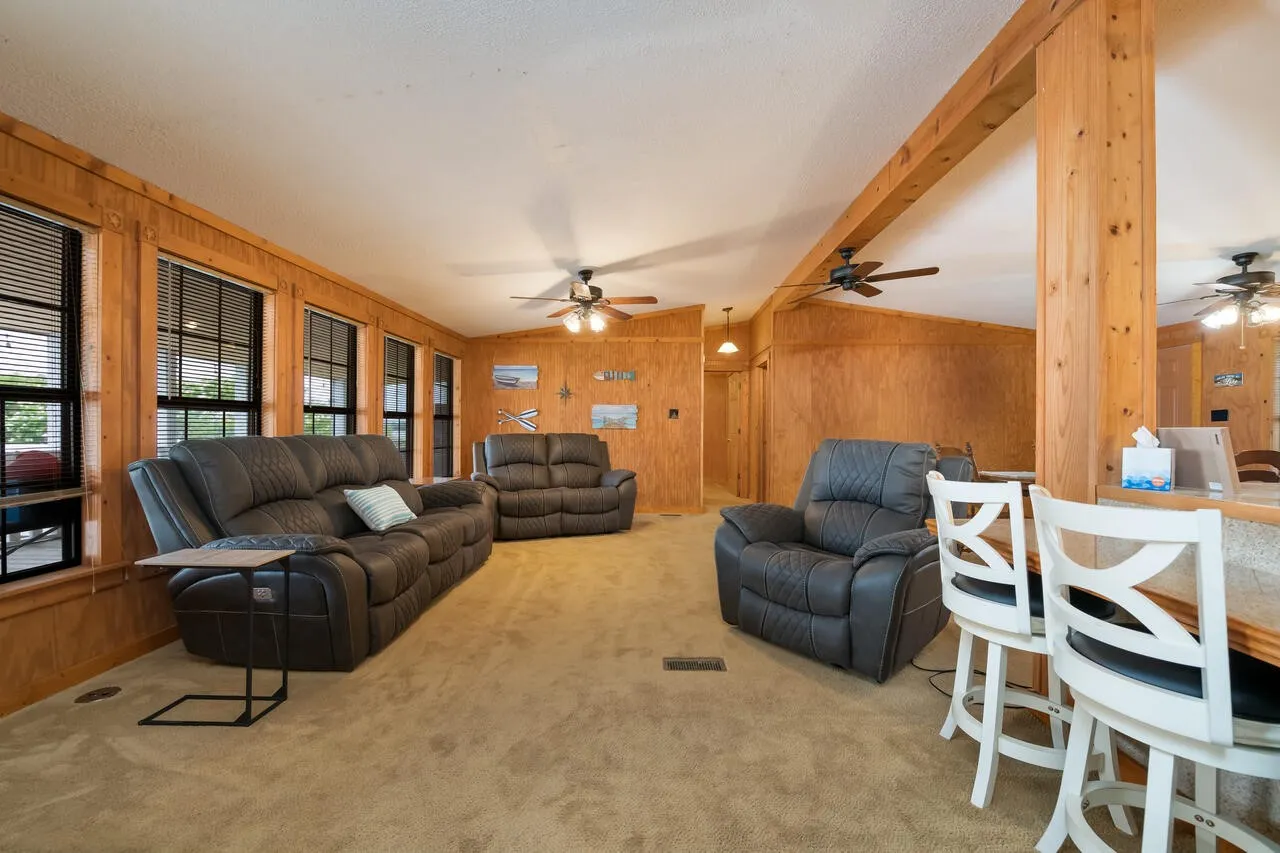 Manufactured Home For Sale in Limestone County , 1603 LCR 822, Groesbeck, Texas 76642, 5 Bedrooms, 2 Bathrooms, Garage spaces, 3,528 Sqft, built in 1999, Price $595,000, mls#21300678, Real Estate Agent in Groesbeck, Homes For Sale in Limestone county, Homes For Sale in Groesbeck, Realtor in Groesbeck Texas, Real Estate Brokerage Independent Realty Texas, Luminita Cordes Realtor