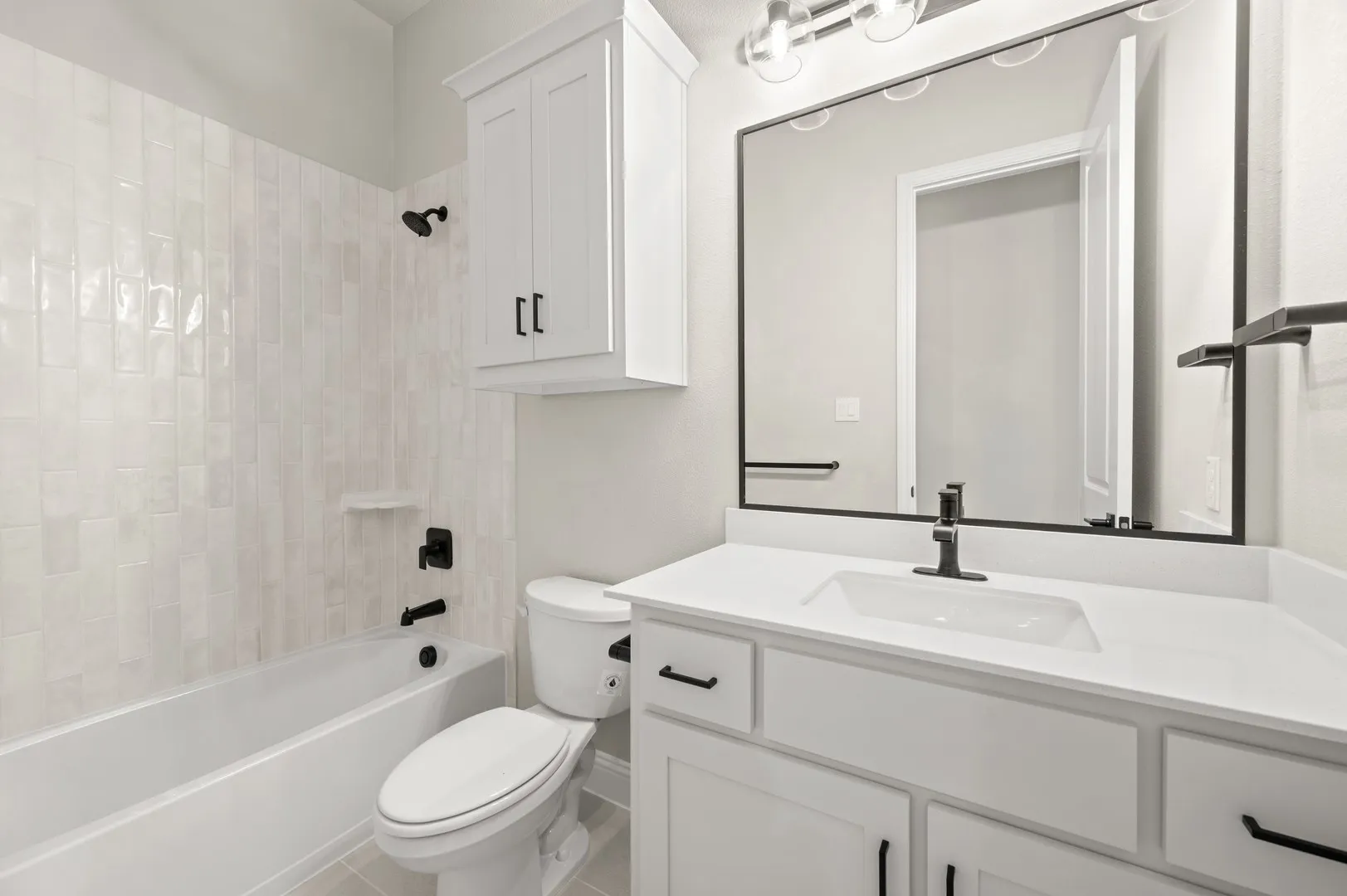 DFW-Myrtle Creek-Concept 2464-241 Pine Leaf Trail-Bathroom-Risewell Homes-2