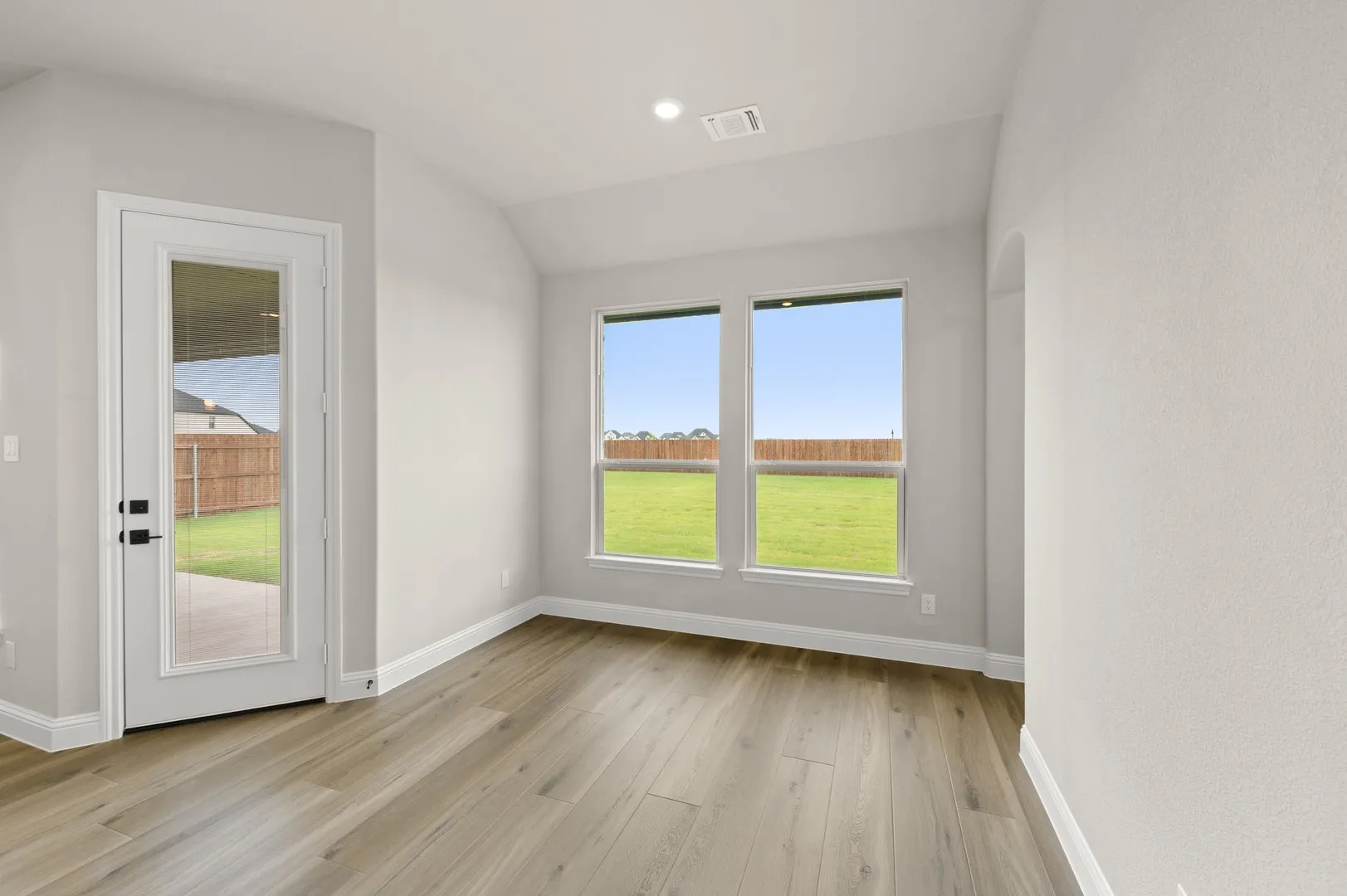 DFW-Myrtle Creek-Concept 2464-241 Pine Leaf Trail-Dining-Risewell Homes-1