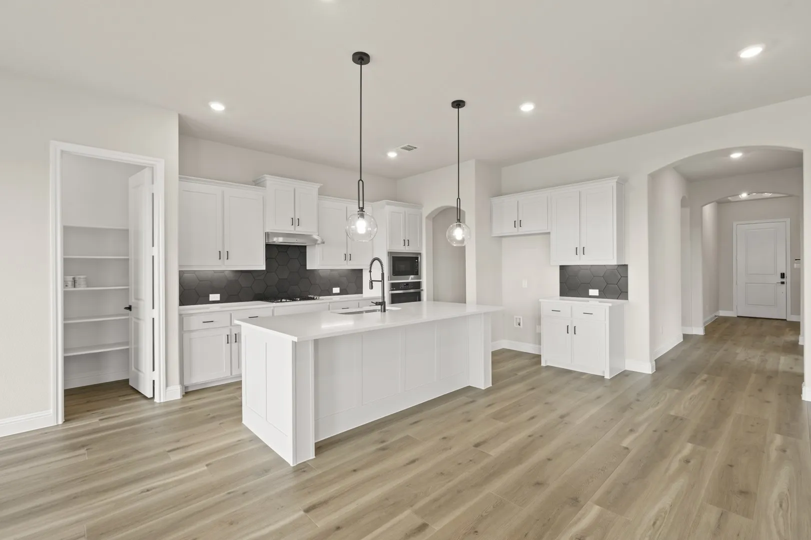DFW-Myrtle Creek-Concept 2464-241 Pine Leaf Trail-Kitchen-Risewell Homes-2
