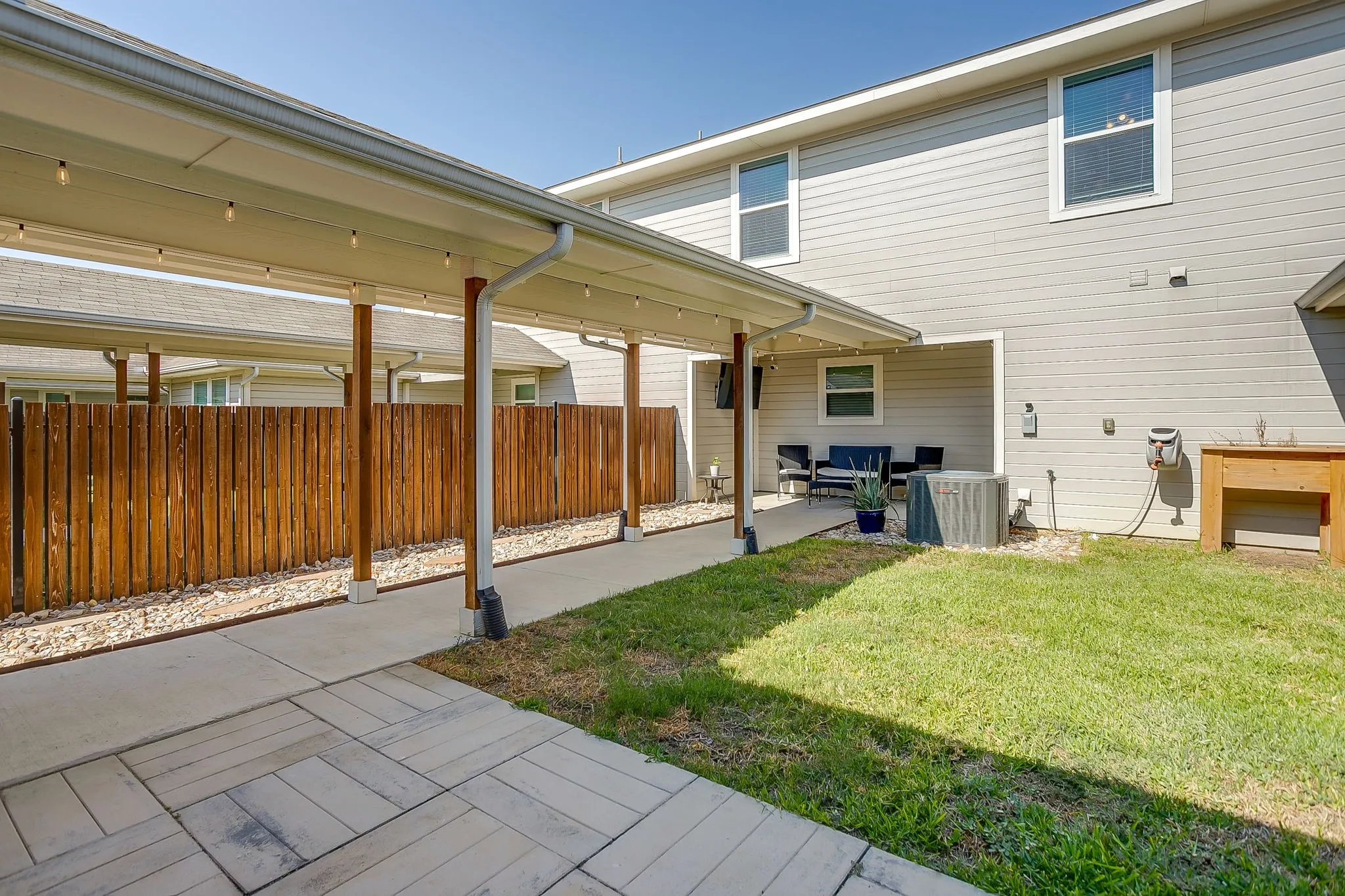 Single Family Residence For Sale in Johnson County , 464 Pine Street, Burleson, Texas 76028, 3 Bedroom, 3 Bathroom, 2 Garage spaces, 1,571 Sqft, built in 2019, mls#21299857, Real Estate Agent in Burleson, Homes For Sale in Johnson county, Homes For Sale in Burleson, Realtor in Burleson Texas, Real Estate Brokerage Independent Realty Texas, Luminita Cordes Realtor