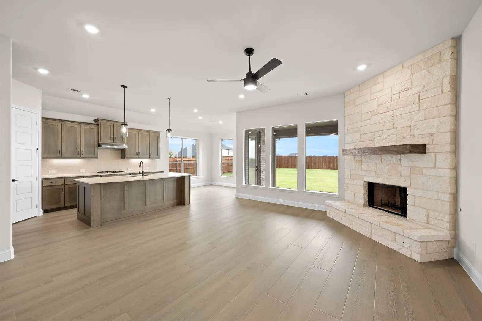DFW-Myrtle Creek-Concept 2370-237 Pine Leaf Trail- LivingRoom-Risewell Homes-1