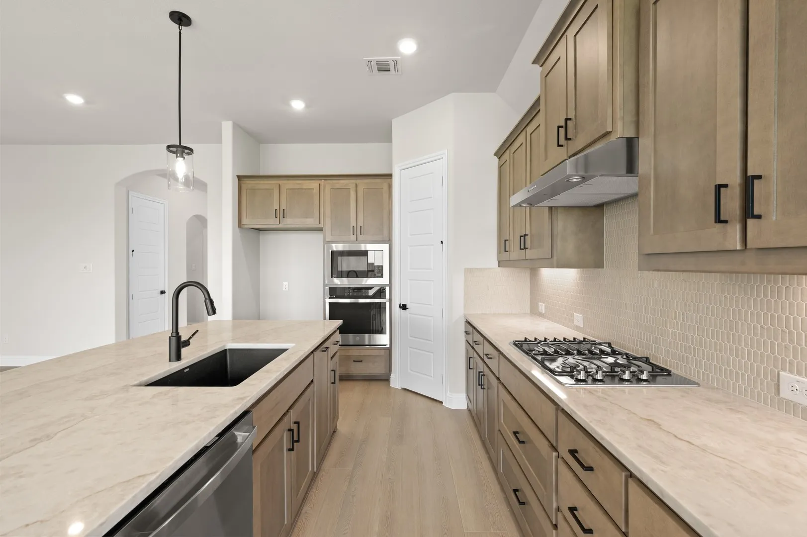 DFW-Myrtle Creek-Concept 2370-237 Pine Leaf Trail- Kitchen -Risewell Homes-3
