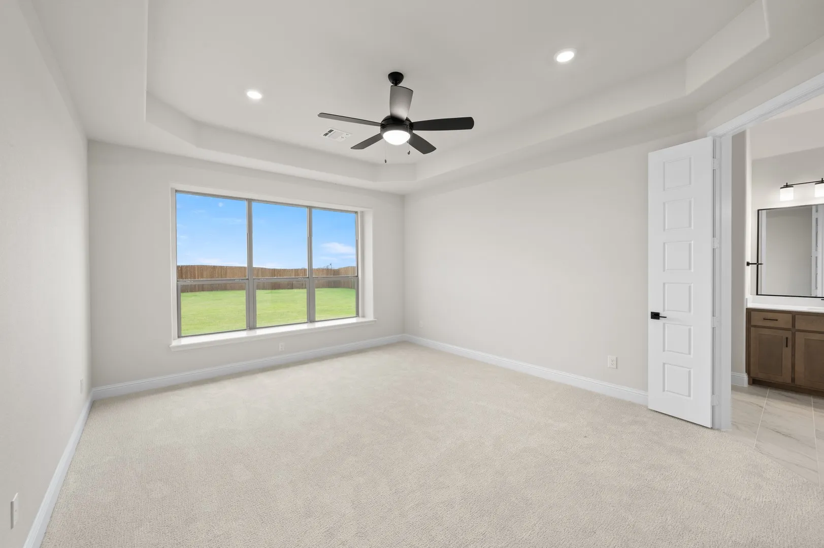 DFW-Myrtle Creek-Concept 2370-237 Pine Leaf Trail- PrimarySuite-Risewell Homes-1