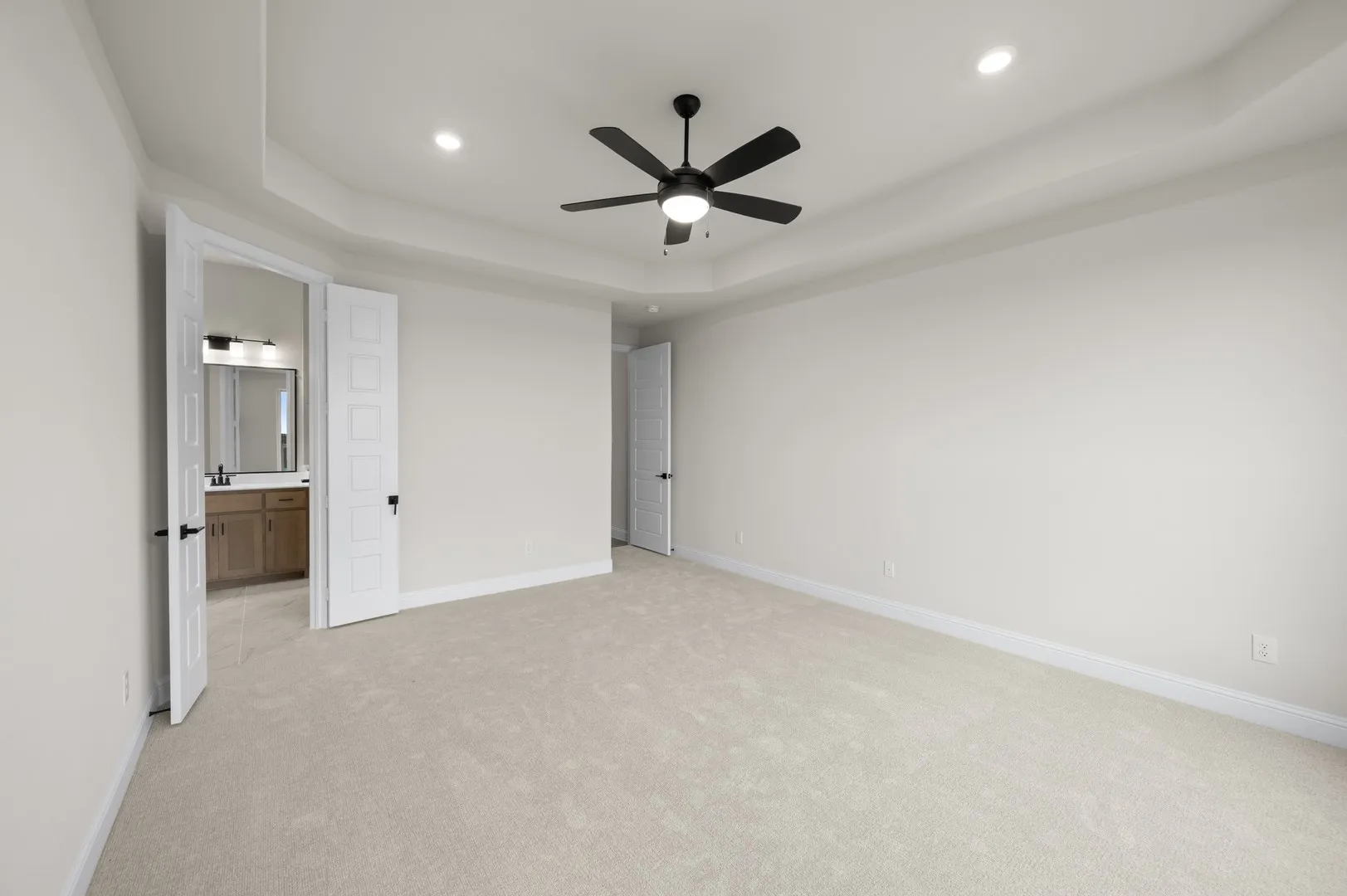 DFW-Myrtle Creek-Concept 2370-237 Pine Leaf Trail- PrimarySuite-Risewell Homes-2