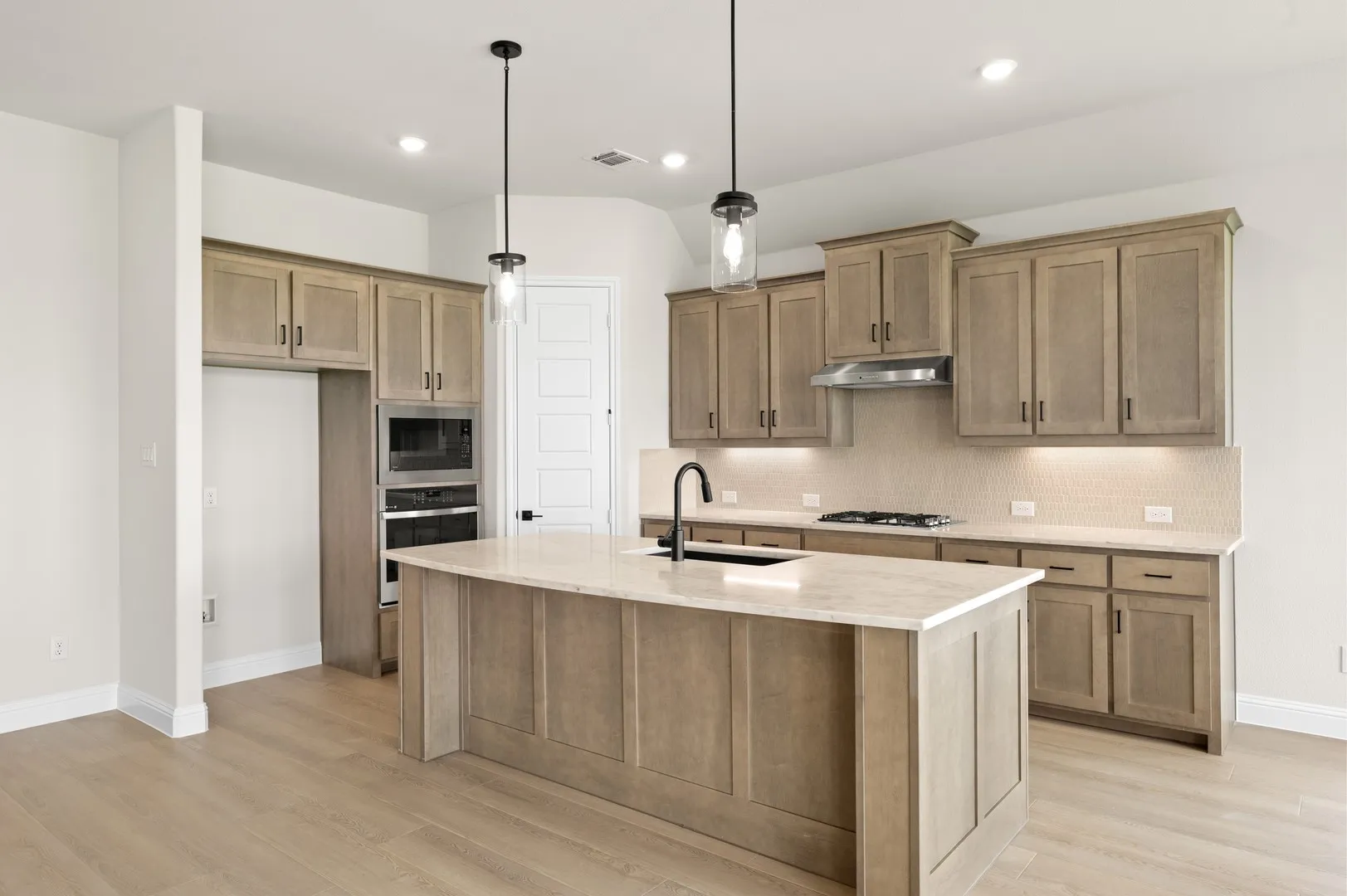 DFW-Myrtle Creek-Concept 2370-237 Pine Leaf Trail- Kitchen -Risewell Homes-2