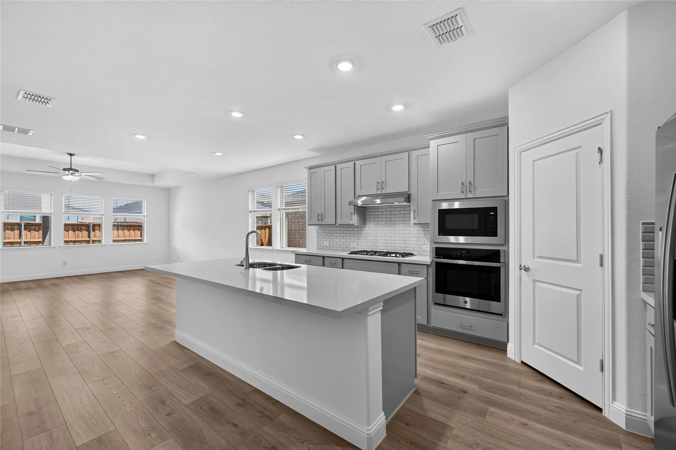 1456 Zapateado Way ~ Ready Now!