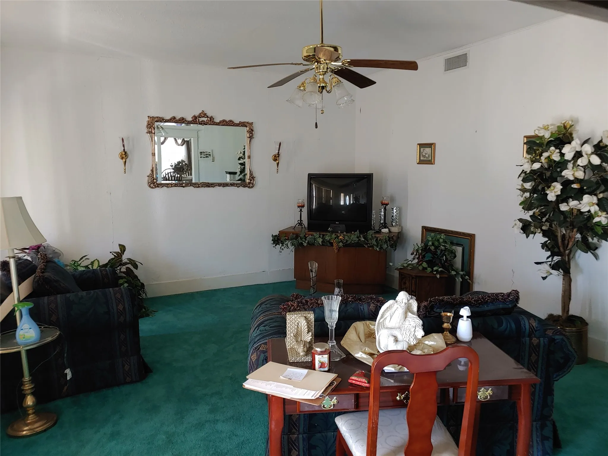 Single Family Residence For Sale in Lamar County , 431 Fitzhugh Avenue, Paris, Texas 75460, 4 Bedrooms, 4 Bathrooms, Garage spaces, 3,184 Sqft, built in 0, Price $149,900, mls#21300832, Real Estate Agent in Paris, Homes For Sale in Lamar county, Homes For Sale in Paris, Realtor in Paris Texas, Real Estate Brokerage Independent Realty Texas, Luminita Cordes Realtor