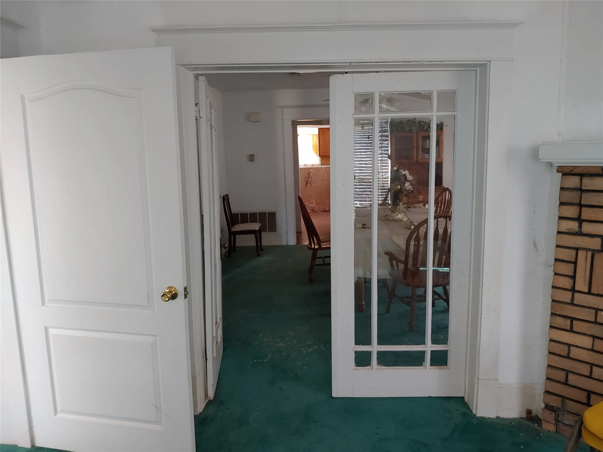Entry into dining room