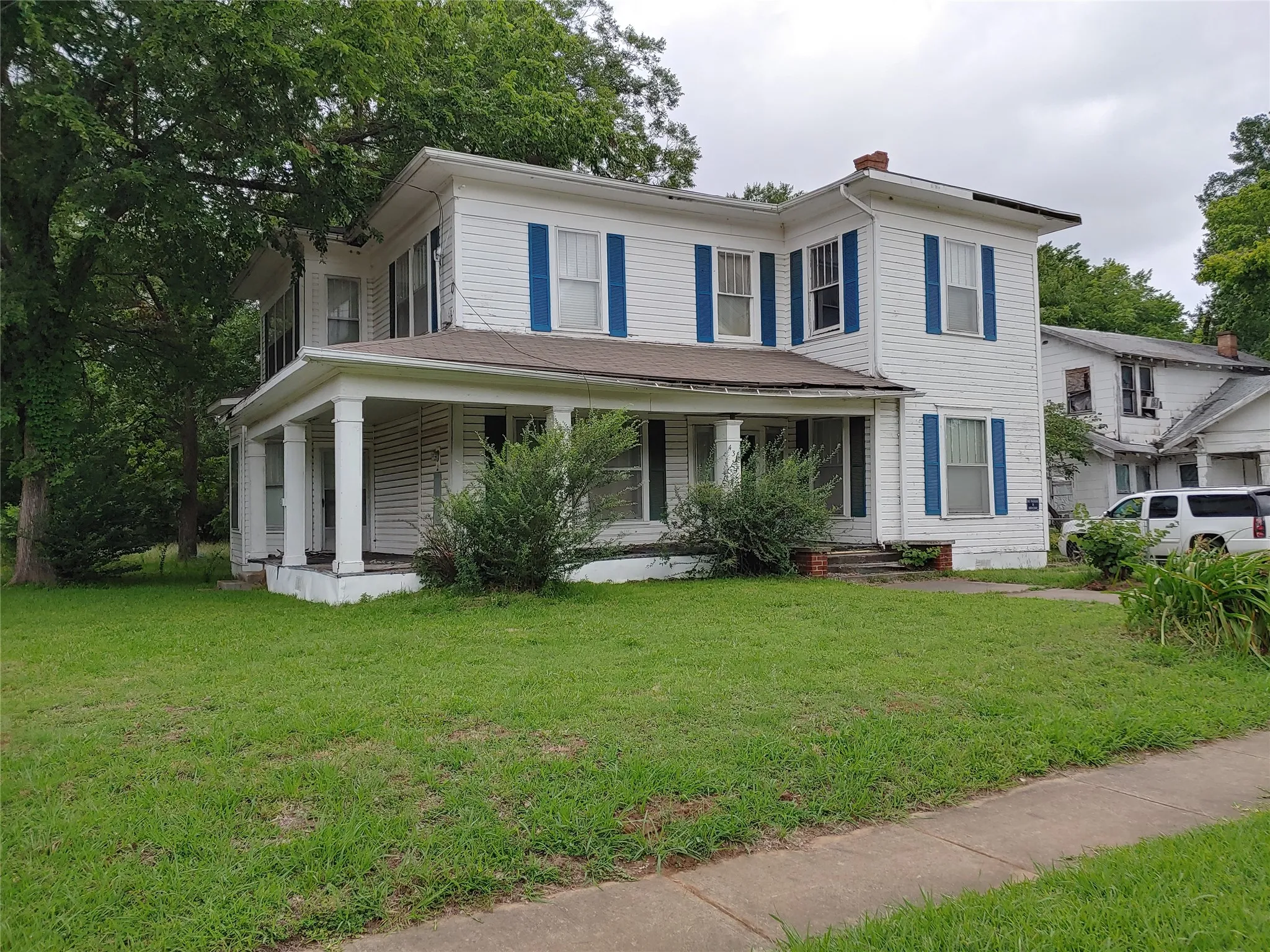 Single Family Residence For Sale in Lamar County , 431 Fitzhugh Avenue, Paris, Texas 75460, 4 Bedrooms, 4 Bathrooms, Garage spaces, 3,184 Sqft, built in 0, Price $149,900, mls#21300832, Real Estate Agent in Paris, Homes For Sale in Lamar county, Homes For Sale in Paris, Realtor in Paris Texas, Real Estate Brokerage Independent Realty Texas, Luminita Cordes Realtor