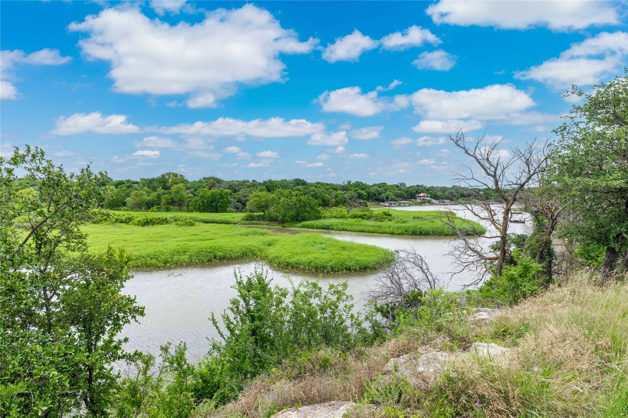 Mobile Home For Sale in Brown County , 4500 Lake Shore Drive, May, Texas 76857, 2 Bedroom, 2 Bathroom, Garage spaces, 1,064 Sqft, built in 1982, mls#21300524, Real Estate Agent in May, Homes For Sale in Brown county, Homes For Sale in May, Realtor in May Texas, Real Estate Brokerage Independent Realty Texas, Luminita Cordes Realtor