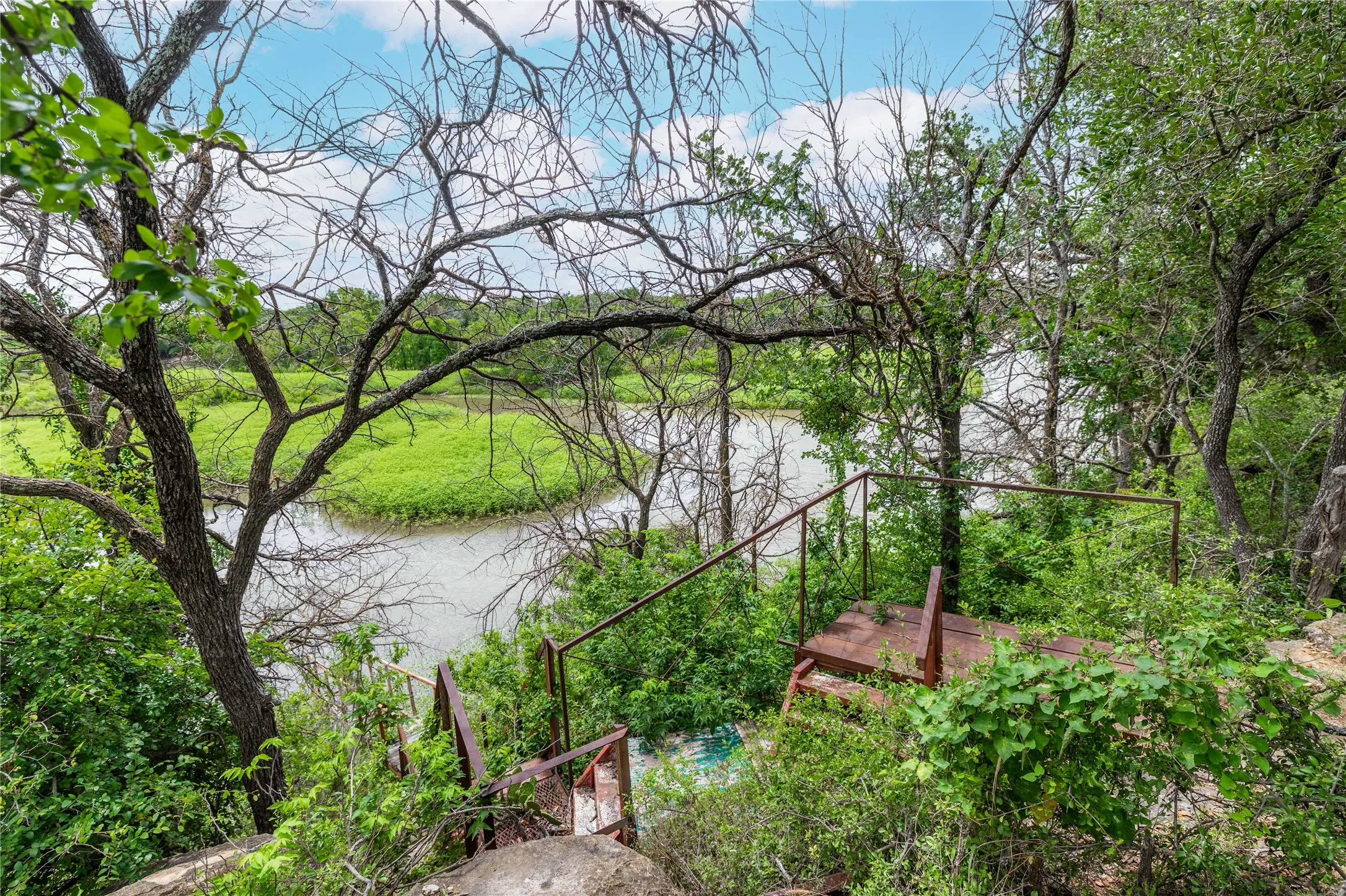 Mobile Home For Sale in Brown County , 4500 Lake Shore Drive, May, Texas 76857, 2 Bedroom, 2 Bathroom, Garage spaces, 1,064 Sqft, built in 1982, mls#21300524, Real Estate Agent in May, Homes For Sale in Brown county, Homes For Sale in May, Realtor in May Texas, Real Estate Brokerage Independent Realty Texas, Luminita Cordes Realtor
