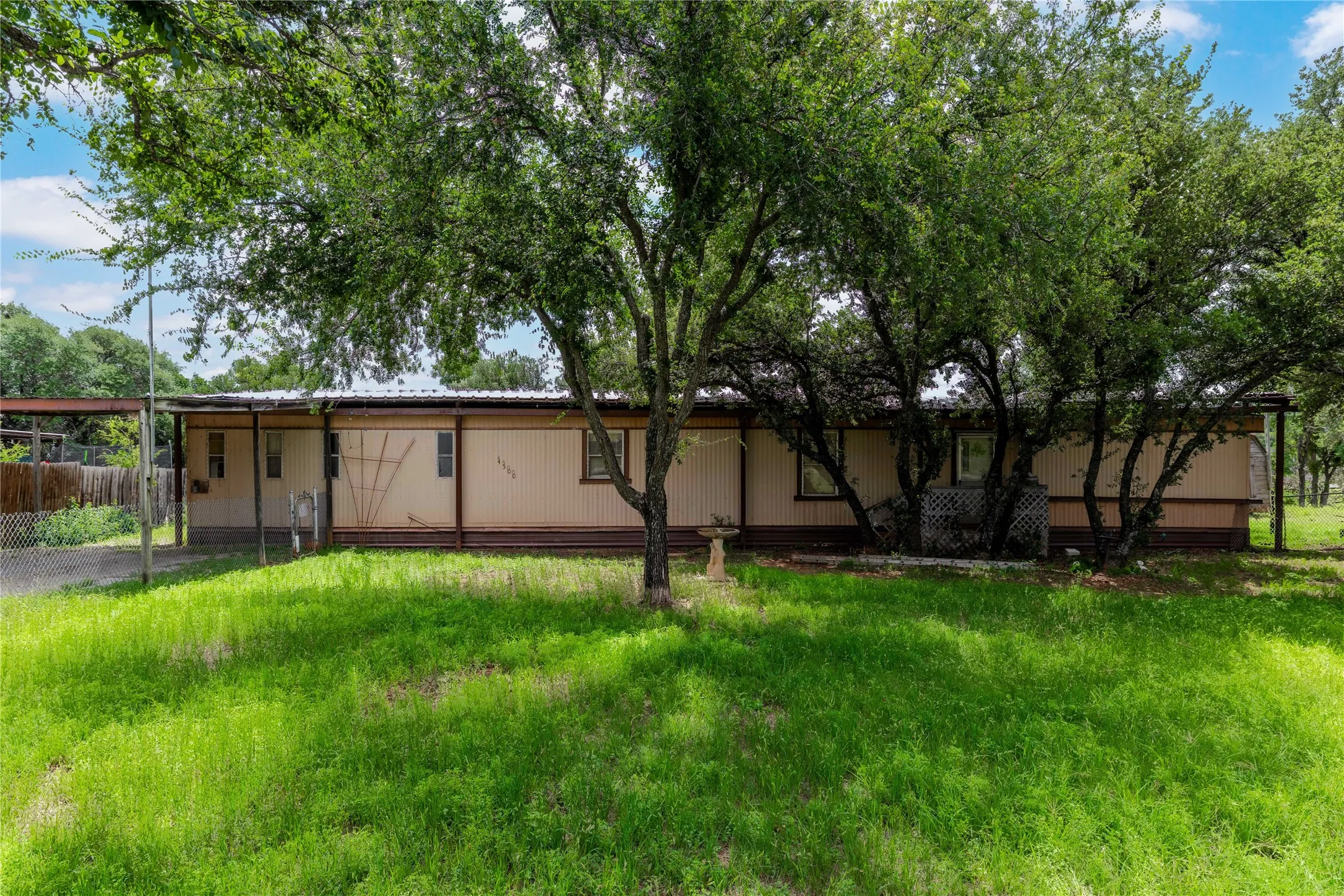 Mobile Home For Sale in Brown County , 4500 Lake Shore Drive, May, Texas 76857, 2 Bedroom, 2 Bathroom, Garage spaces, 1,064 Sqft, built in 1982, mls#21300524, Real Estate Agent in May, Homes For Sale in Brown county, Homes For Sale in May, Realtor in May Texas, Real Estate Brokerage Independent Realty Texas, Luminita Cordes Realtor