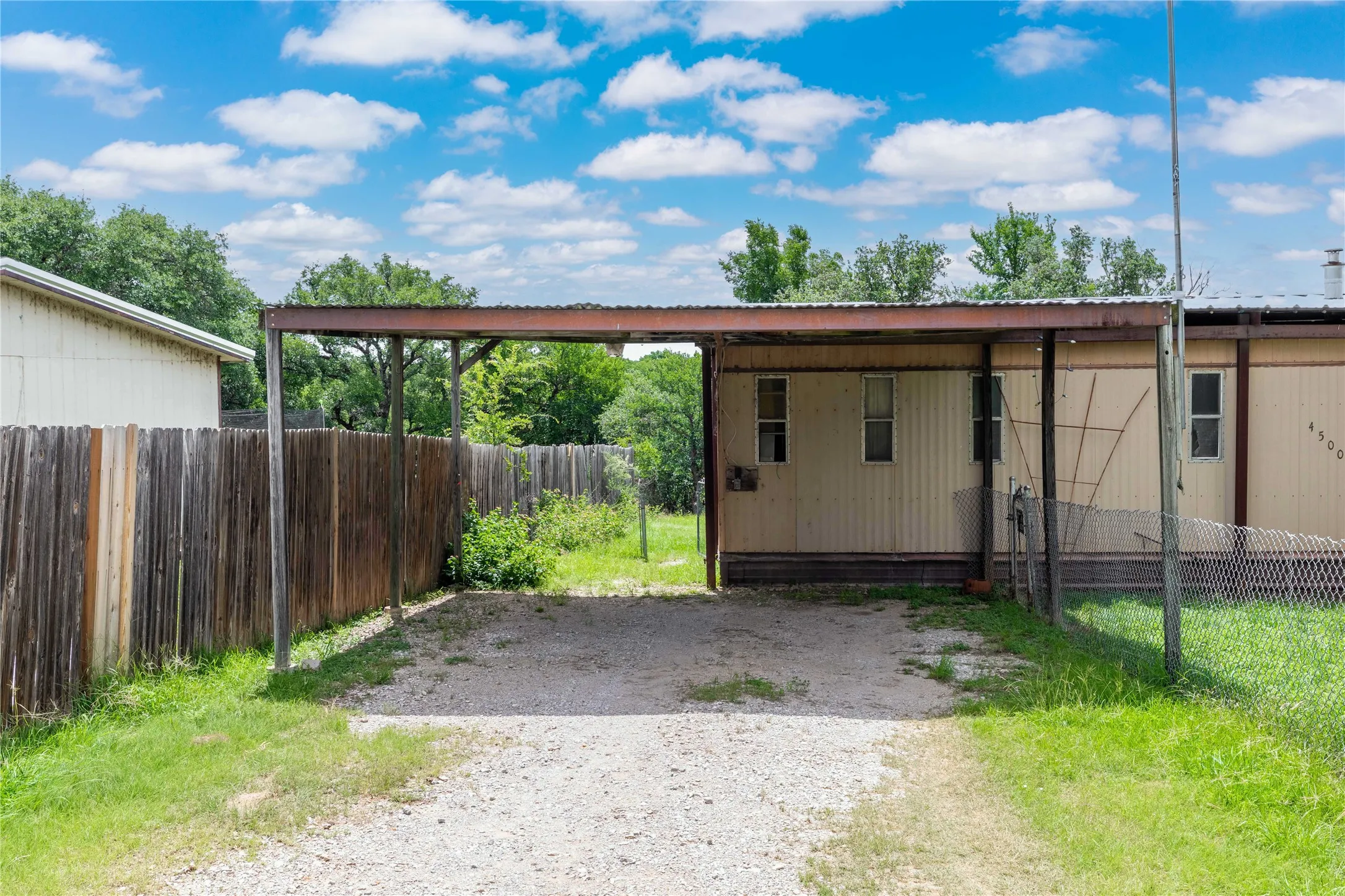 Mobile Home For Sale in Brown County , 4500 Lake Shore Drive, May, Texas 76857, 2 Bedroom, 2 Bathroom, Garage spaces, 1,064 Sqft, built in 1982, mls#21300524, Real Estate Agent in May, Homes For Sale in Brown county, Homes For Sale in May, Realtor in May Texas, Real Estate Brokerage Independent Realty Texas, Luminita Cordes Realtor