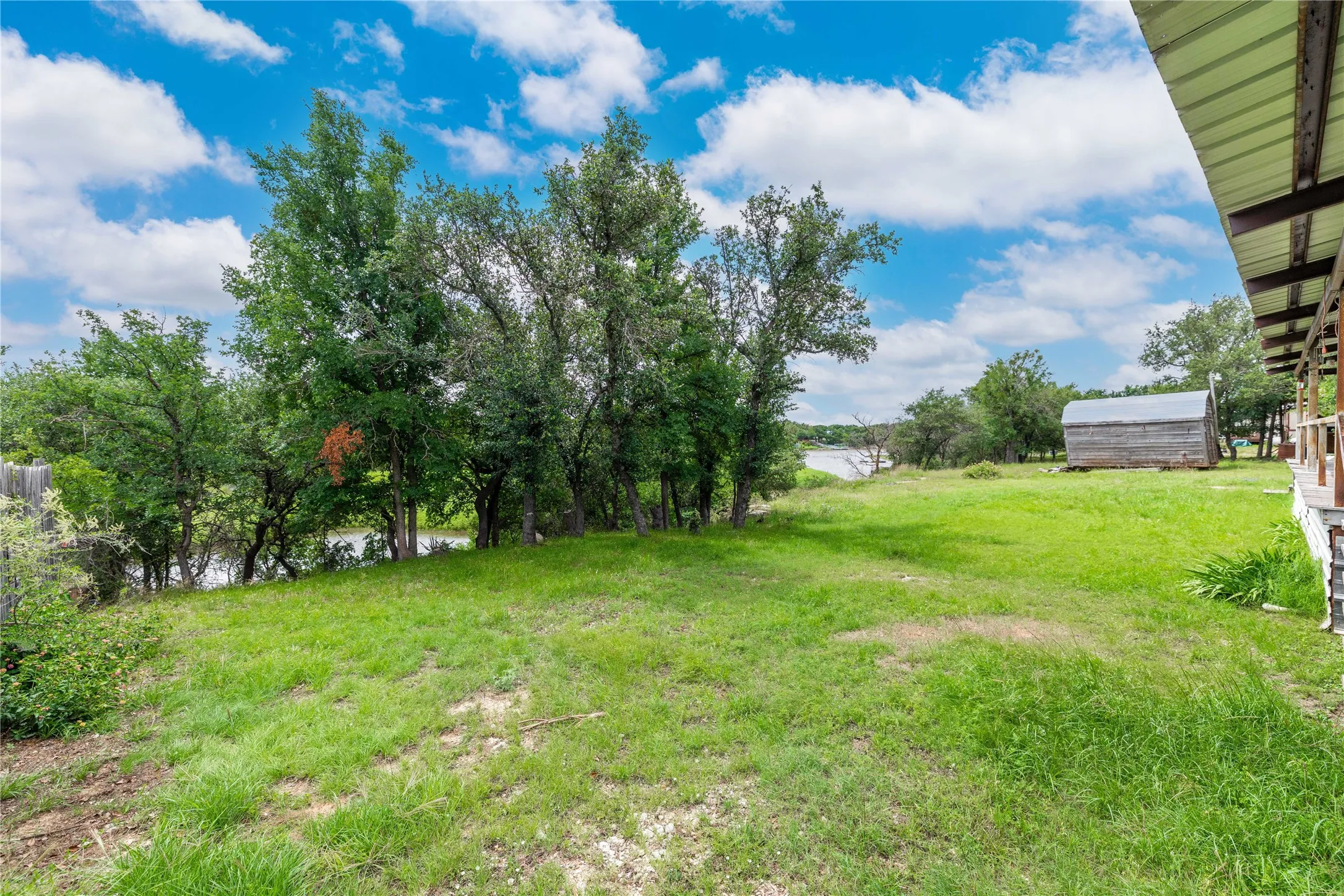 Mobile Home For Sale in Brown County , 4500 Lake Shore Drive, May, Texas 76857, 2 Bedroom, 2 Bathroom, Garage spaces, 1,064 Sqft, built in 1982, mls#21300524, Real Estate Agent in May, Homes For Sale in Brown county, Homes For Sale in May, Realtor in May Texas, Real Estate Brokerage Independent Realty Texas, Luminita Cordes Realtor