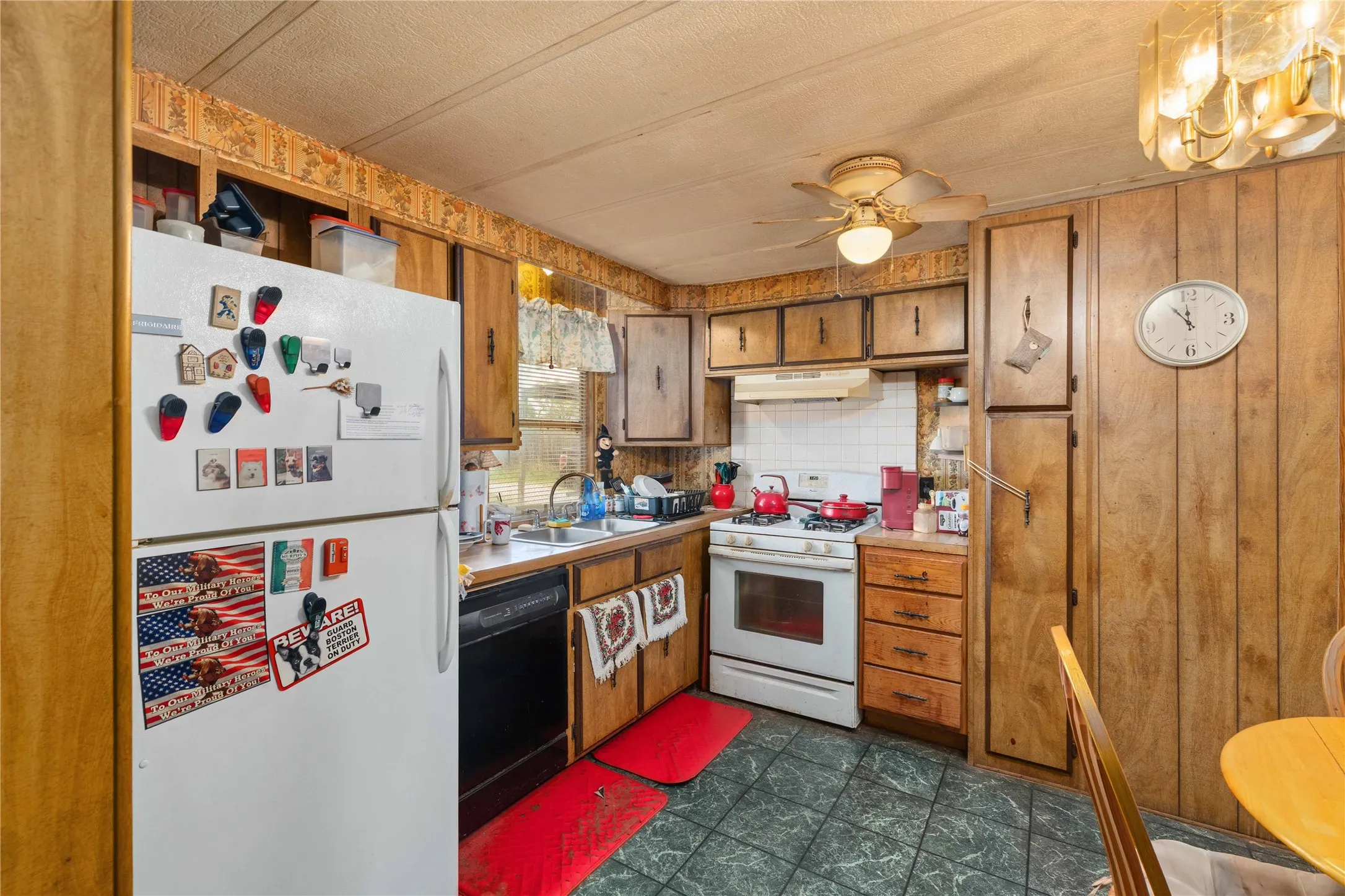 Mobile Home For Sale in Brown County , 4500 Lake Shore Drive, May, Texas 76857, 2 Bedroom, 2 Bathroom, Garage spaces, 1,064 Sqft, built in 1982, mls#21300524, Real Estate Agent in May, Homes For Sale in Brown county, Homes For Sale in May, Realtor in May Texas, Real Estate Brokerage Independent Realty Texas, Luminita Cordes Realtor