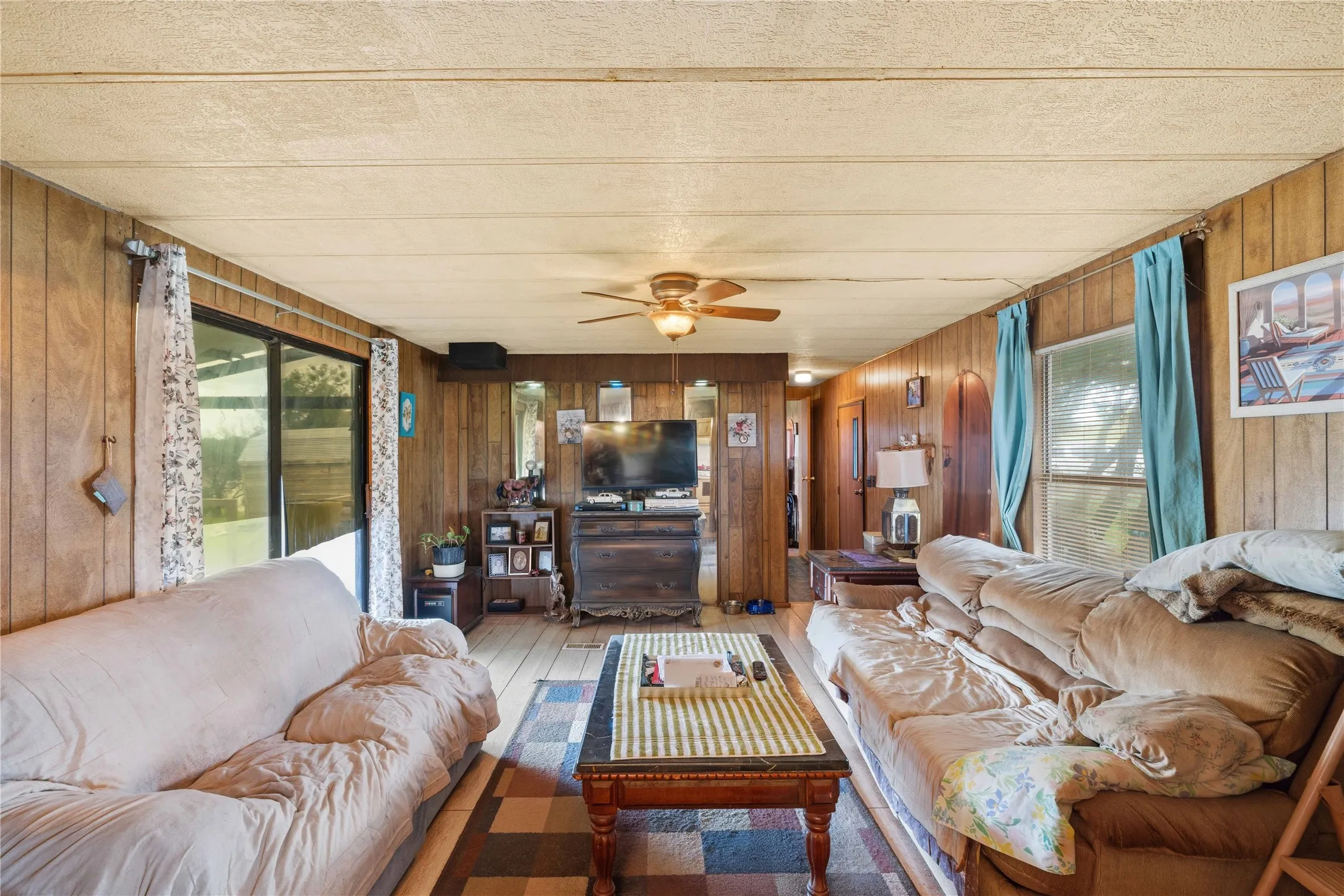 Mobile Home For Sale in Brown County , 4500 Lake Shore Drive, May, Texas 76857, 2 Bedroom, 2 Bathroom, Garage spaces, 1,064 Sqft, built in 1982, mls#21300524, Real Estate Agent in May, Homes For Sale in Brown county, Homes For Sale in May, Realtor in May Texas, Real Estate Brokerage Independent Realty Texas, Luminita Cordes Realtor