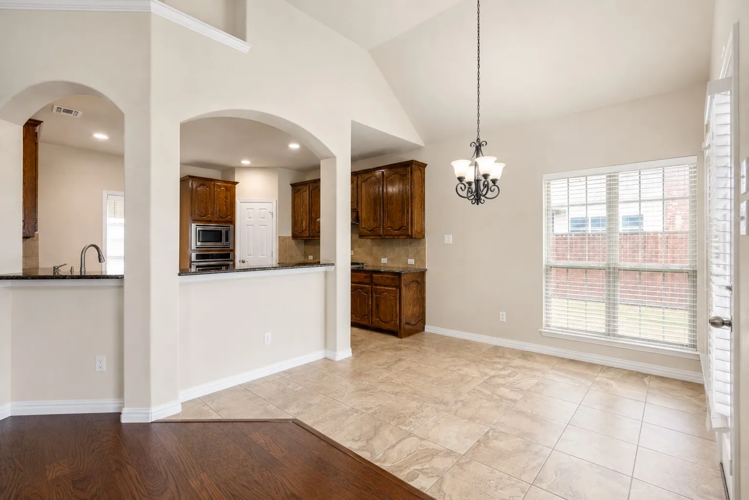 Single Family Residence For Sale in Tarrant County , 9828 Milkweed Lane, Fort Worth, Texas 76177, 6 Bedroom, 4 Bathroom, 2 Garage spaces, 4,565 Sqft, built in 2017, mls#21300735, Real Estate Agent in Fort Worth, Homes For Sale in Tarrant county, Homes For Sale in Fort Worth, Realtor in Fort Worth Texas, Real Estate Brokerage Independent Realty Texas, Luminita Cordes Realtor