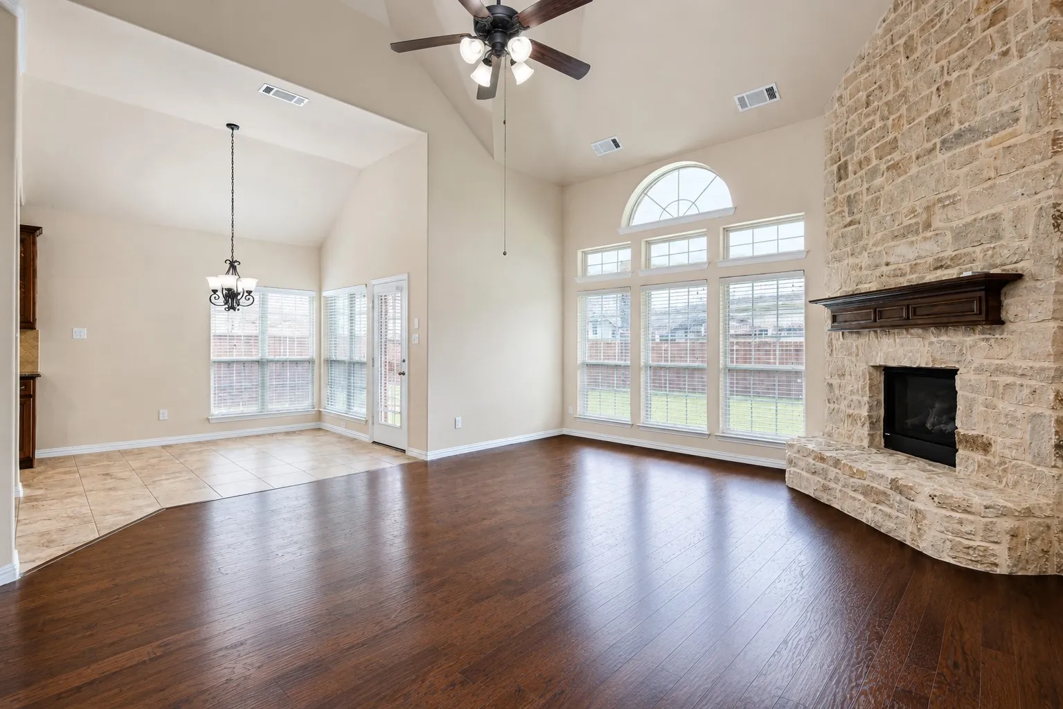 Single Family Residence For Sale in Tarrant County , 9828 Milkweed Lane, Fort Worth, Texas 76177, 6 Bedroom, 4 Bathroom, 2 Garage spaces, 4,565 Sqft, built in 2017, mls#21300735, Real Estate Agent in Fort Worth, Homes For Sale in Tarrant county, Homes For Sale in Fort Worth, Realtor in Fort Worth Texas, Real Estate Brokerage Independent Realty Texas, Luminita Cordes Realtor