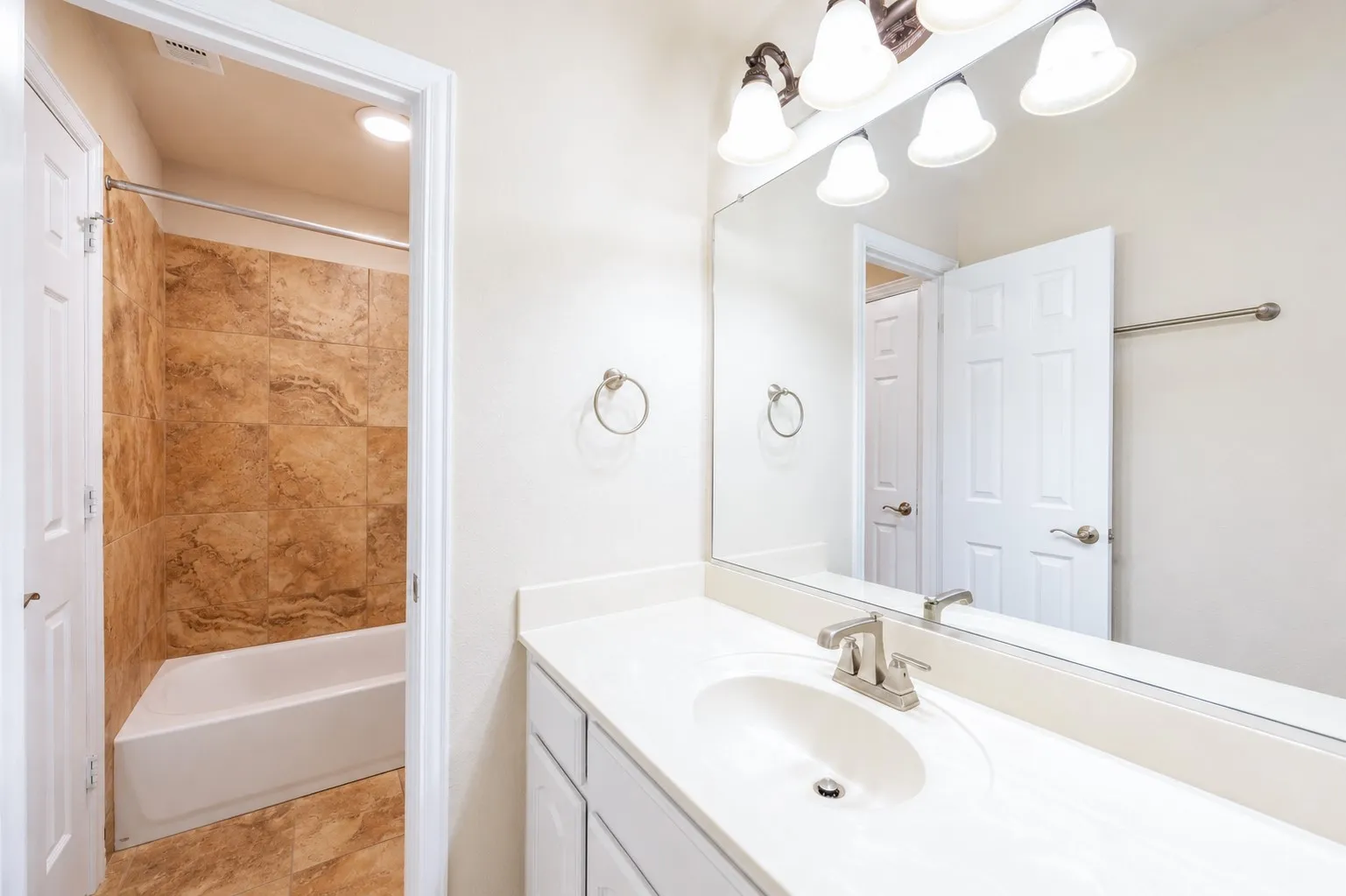 Single Family Residence For Sale in Tarrant County , 9828 Milkweed Lane, Fort Worth, Texas 76177, 6 Bedroom, 4 Bathroom, 2 Garage spaces, 4,565 Sqft, built in 2017, mls#21300735, Real Estate Agent in Fort Worth, Homes For Sale in Tarrant county, Homes For Sale in Fort Worth, Realtor in Fort Worth Texas, Real Estate Brokerage Independent Realty Texas, Luminita Cordes Realtor