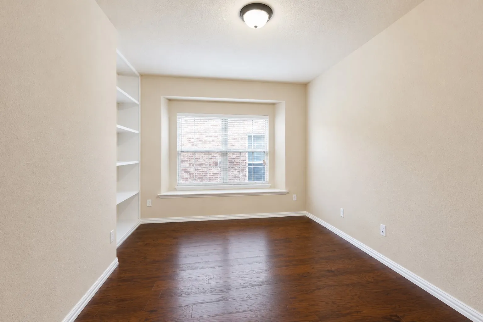Single Family Residence For Sale in Tarrant County , 9828 Milkweed Lane, Fort Worth, Texas 76177, 6 Bedroom, 4 Bathroom, 2 Garage spaces, 4,565 Sqft, built in 2017, mls#21300735, Real Estate Agent in Fort Worth, Homes For Sale in Tarrant county, Homes For Sale in Fort Worth, Realtor in Fort Worth Texas, Real Estate Brokerage Independent Realty Texas, Luminita Cordes Realtor