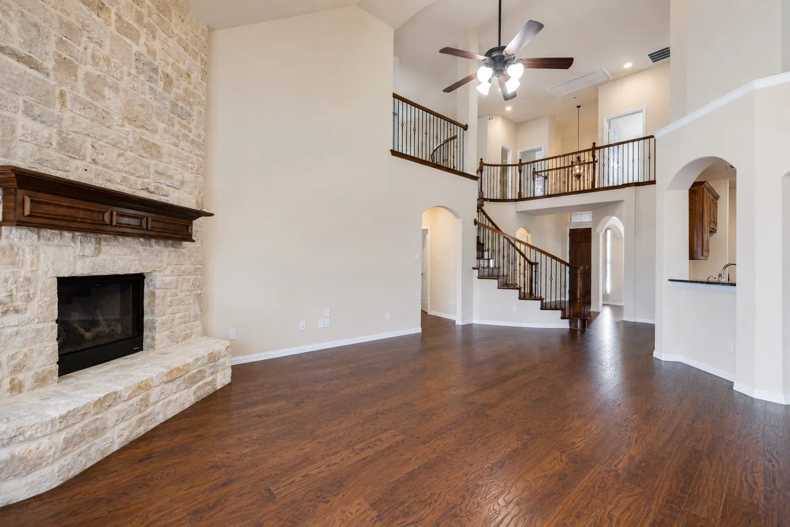 Single Family Residence For Sale in Tarrant County , 9828 Milkweed Lane, Fort Worth, Texas 76177, 6 Bedroom, 4 Bathroom, 2 Garage spaces, 4,565 Sqft, built in 2017, mls#21300735, Real Estate Agent in Fort Worth, Homes For Sale in Tarrant county, Homes For Sale in Fort Worth, Realtor in Fort Worth Texas, Real Estate Brokerage Independent Realty Texas, Luminita Cordes Realtor