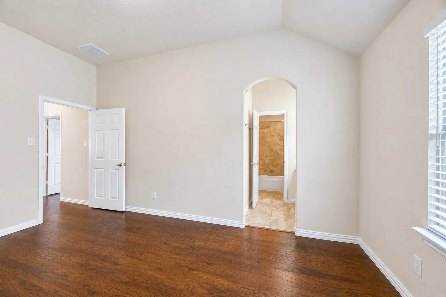 Single Family Residence For Sale in Tarrant County , 9828 Milkweed Lane, Fort Worth, Texas 76177, 6 Bedroom, 4 Bathroom, 2 Garage spaces, 4,565 Sqft, built in 2017, mls#21300735, Real Estate Agent in Fort Worth, Homes For Sale in Tarrant county, Homes For Sale in Fort Worth, Realtor in Fort Worth Texas, Real Estate Brokerage Independent Realty Texas, Luminita Cordes Realtor