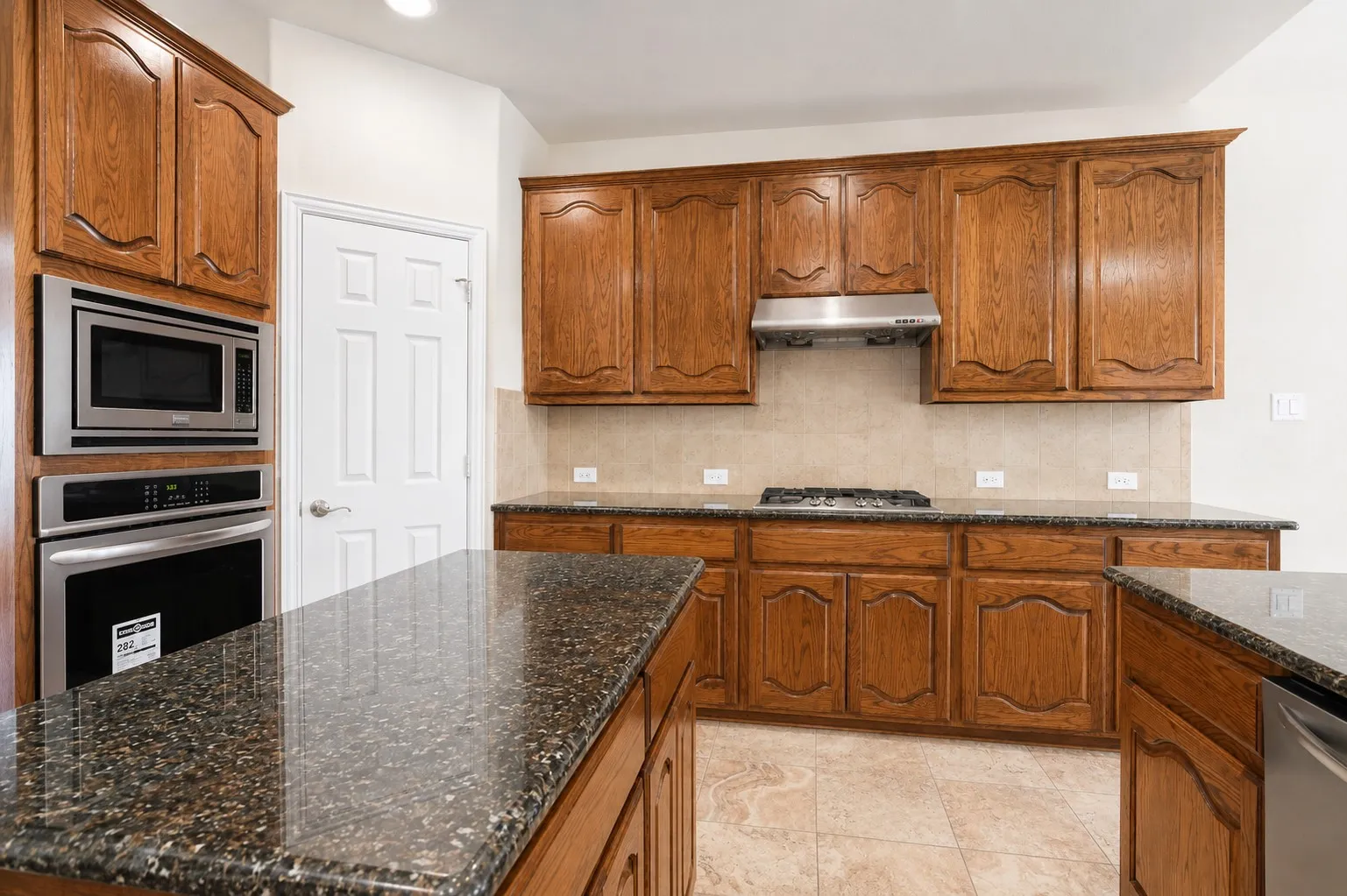 Single Family Residence For Sale in Tarrant County , 9828 Milkweed Lane, Fort Worth, Texas 76177, 6 Bedroom, 4 Bathroom, 2 Garage spaces, 4,565 Sqft, built in 2017, mls#21300735, Real Estate Agent in Fort Worth, Homes For Sale in Tarrant county, Homes For Sale in Fort Worth, Realtor in Fort Worth Texas, Real Estate Brokerage Independent Realty Texas, Luminita Cordes Realtor