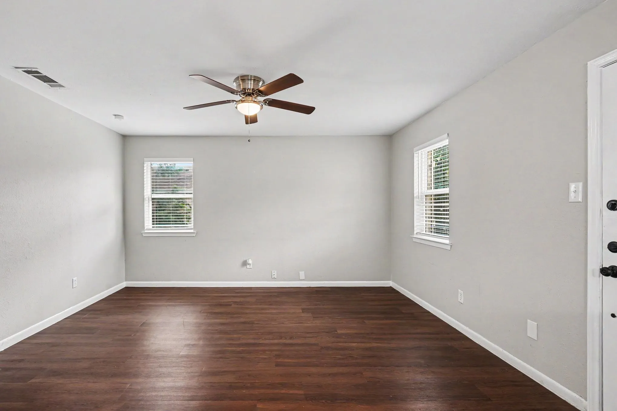 Single Family Residence For Sale in Tarrant County , 809 E Bovell Street, Crowley, Texas 76036, 3 Bedroom, 2 Bathroom, 2 Garage spaces, 1,080 Sqft, built in 1968, mls#21292732, Real Estate Agent in Crowley, Homes For Sale in Tarrant county, Homes For Sale in Crowley, Realtor in Crowley Texas, Real Estate Brokerage Independent Realty Texas, Luminita Cordes Realtor