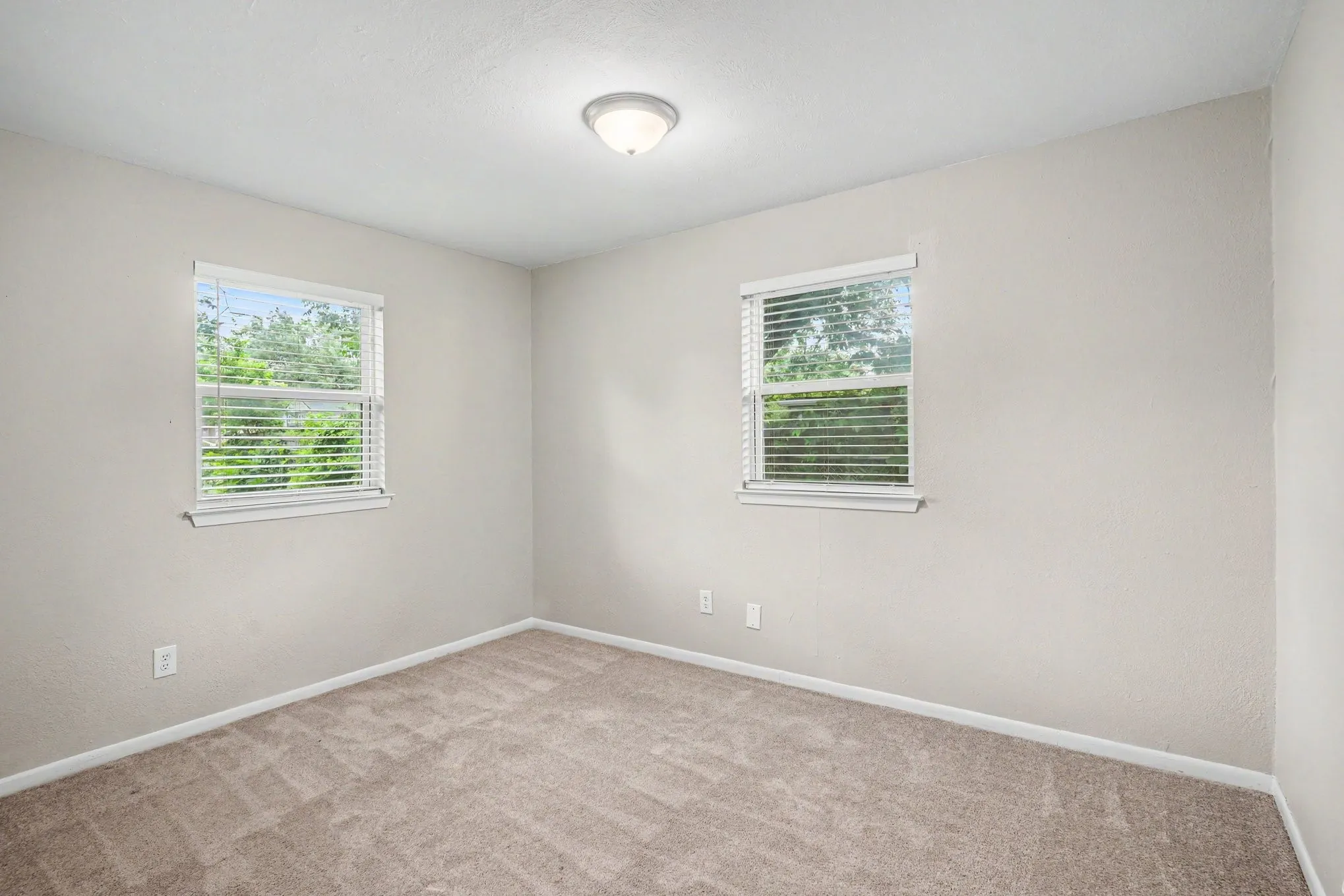 Single Family Residence For Sale in Tarrant County , 809 E Bovell Street, Crowley, Texas 76036, 3 Bedroom, 2 Bathroom, 2 Garage spaces, 1,080 Sqft, built in 1968, mls#21292732, Real Estate Agent in Crowley, Homes For Sale in Tarrant county, Homes For Sale in Crowley, Realtor in Crowley Texas, Real Estate Brokerage Independent Realty Texas, Luminita Cordes Realtor