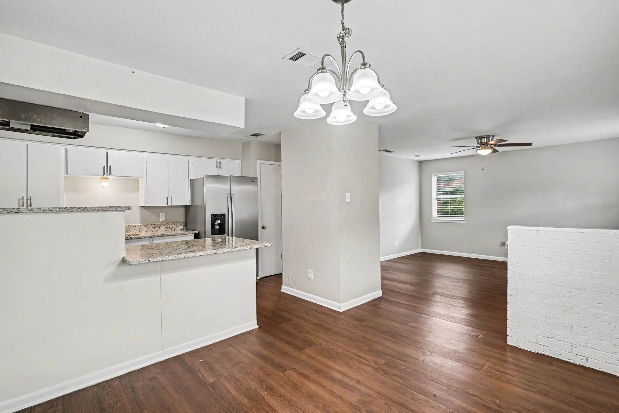Single Family Residence For Sale in Tarrant County , 809 E Bovell Street, Crowley, Texas 76036, 3 Bedroom, 2 Bathroom, 2 Garage spaces, 1,080 Sqft, built in 1968, mls#21292732, Real Estate Agent in Crowley, Homes For Sale in Tarrant county, Homes For Sale in Crowley, Realtor in Crowley Texas, Real Estate Brokerage Independent Realty Texas, Luminita Cordes Realtor