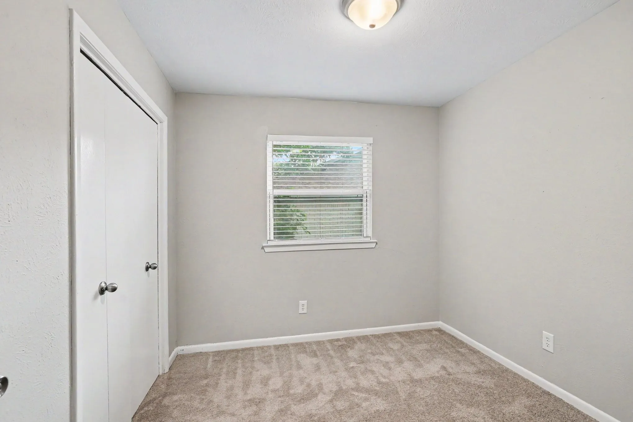 Single Family Residence For Sale in Tarrant County , 809 E Bovell Street, Crowley, Texas 76036, 3 Bedroom, 2 Bathroom, 2 Garage spaces, 1,080 Sqft, built in 1968, mls#21292732, Real Estate Agent in Crowley, Homes For Sale in Tarrant county, Homes For Sale in Crowley, Realtor in Crowley Texas, Real Estate Brokerage Independent Realty Texas, Luminita Cordes Realtor