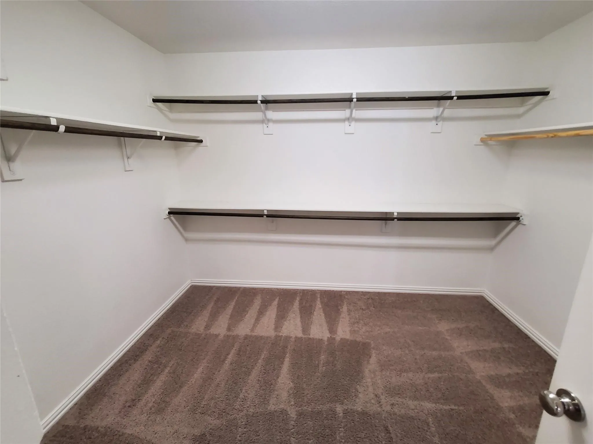 Single Family Residence For Sale in Dallas County , 1913 Edgewater Drive, Garland, Texas 75043, 4 Bedroom, 3 Bathroom, 2 Garage spaces, 2,422 Sqft, built in 2017, mls#21300935, Real Estate Agent in Garland, Homes For Sale in Dallas county, Homes For Sale in Garland, Realtor in Garland Texas, Real Estate Brokerage Independent Realty Texas, Luminita Cordes Realtor