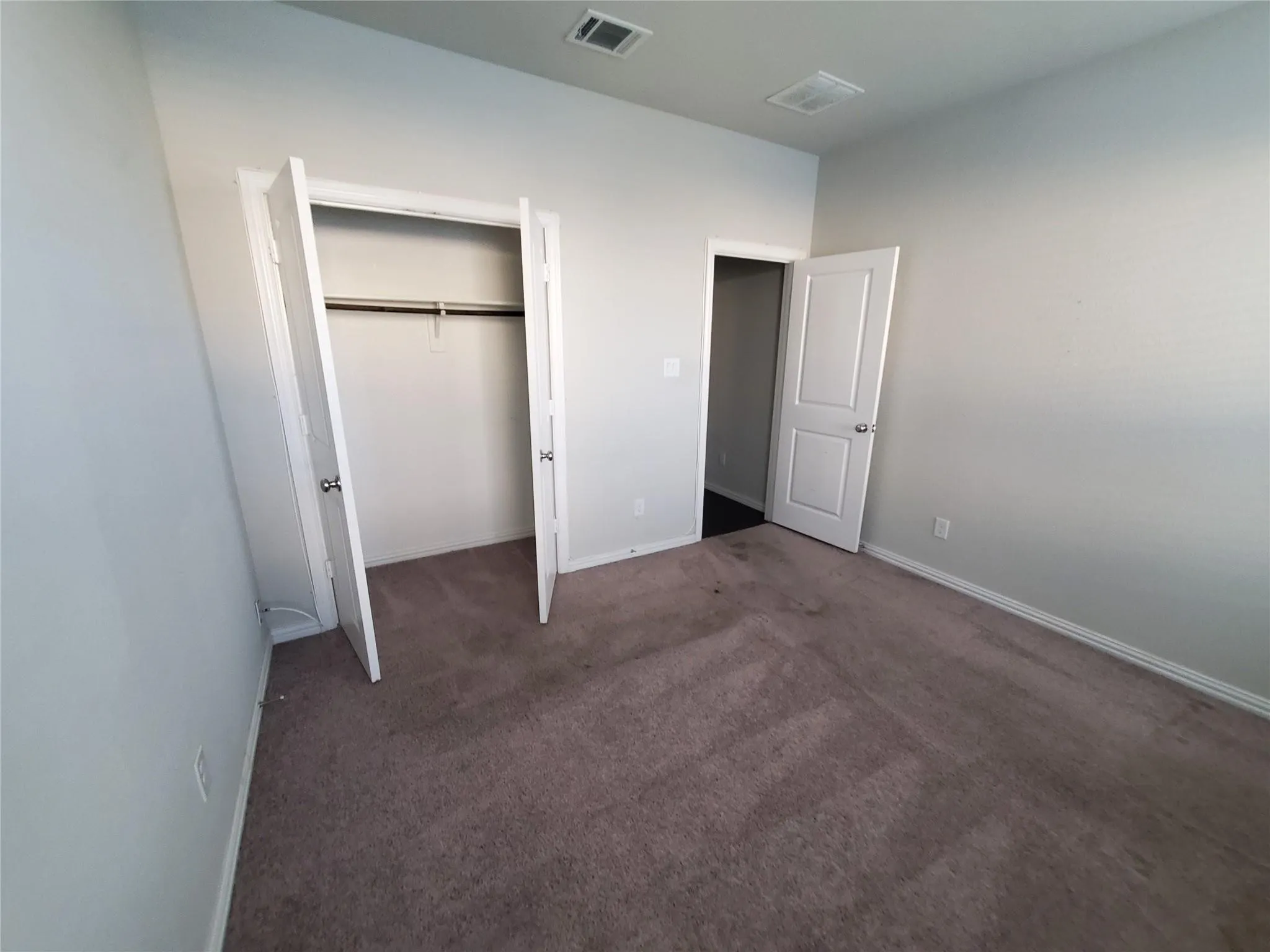 Single Family Residence For Sale in Dallas County , 1913 Edgewater Drive, Garland, Texas 75043, 4 Bedroom, 3 Bathroom, 2 Garage spaces, 2,422 Sqft, built in 2017, mls#21300935, Real Estate Agent in Garland, Homes For Sale in Dallas county, Homes For Sale in Garland, Realtor in Garland Texas, Real Estate Brokerage Independent Realty Texas, Luminita Cordes Realtor