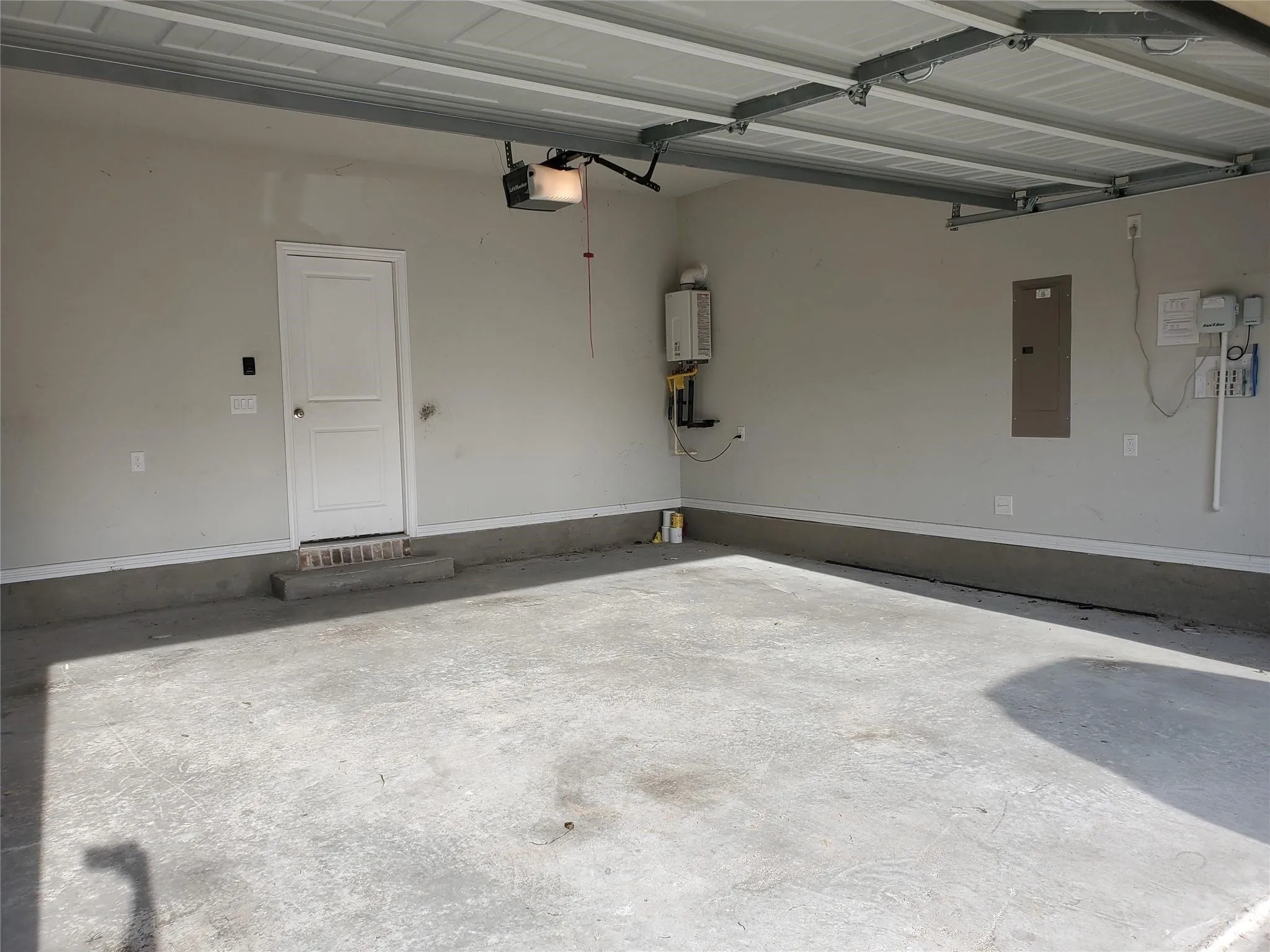 Single Family Residence For Sale in Dallas County , 1913 Edgewater Drive, Garland, Texas 75043, 4 Bedroom, 3 Bathroom, 2 Garage spaces, 2,422 Sqft, built in 2017, mls#21300935, Real Estate Agent in Garland, Homes For Sale in Dallas county, Homes For Sale in Garland, Realtor in Garland Texas, Real Estate Brokerage Independent Realty Texas, Luminita Cordes Realtor