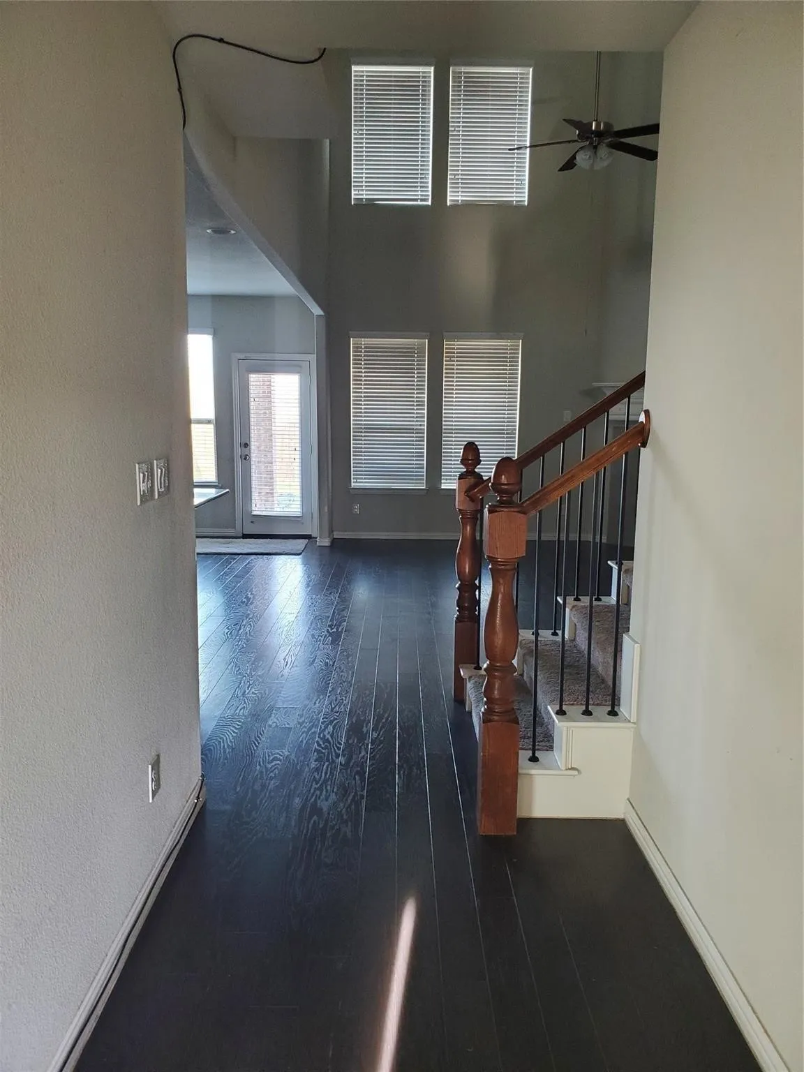 Single Family Residence For Sale in Dallas County , 1913 Edgewater Drive, Garland, Texas 75043, 4 Bedroom, 3 Bathroom, 2 Garage spaces, 2,422 Sqft, built in 2017, mls#21300935, Real Estate Agent in Garland, Homes For Sale in Dallas county, Homes For Sale in Garland, Realtor in Garland Texas, Real Estate Brokerage Independent Realty Texas, Luminita Cordes Realtor