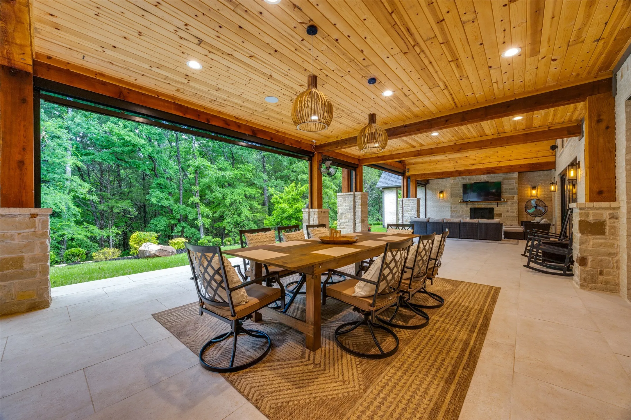 Single Family Residence For Sale in Grayson County , 704 Palisades Drive, Gordonville, Texas 76245, 5 Bedroom, 3 Bathroom, 4 Garage spaces, 4,832 Sqft, built in 2023, mls#21299626, Real Estate Agent in Gordonville, Homes For Sale in Grayson county, Homes For Sale in Gordonville, Realtor in Gordonville Texas, Real Estate Brokerage Independent Realty Texas, Luminita Cordes Realtor