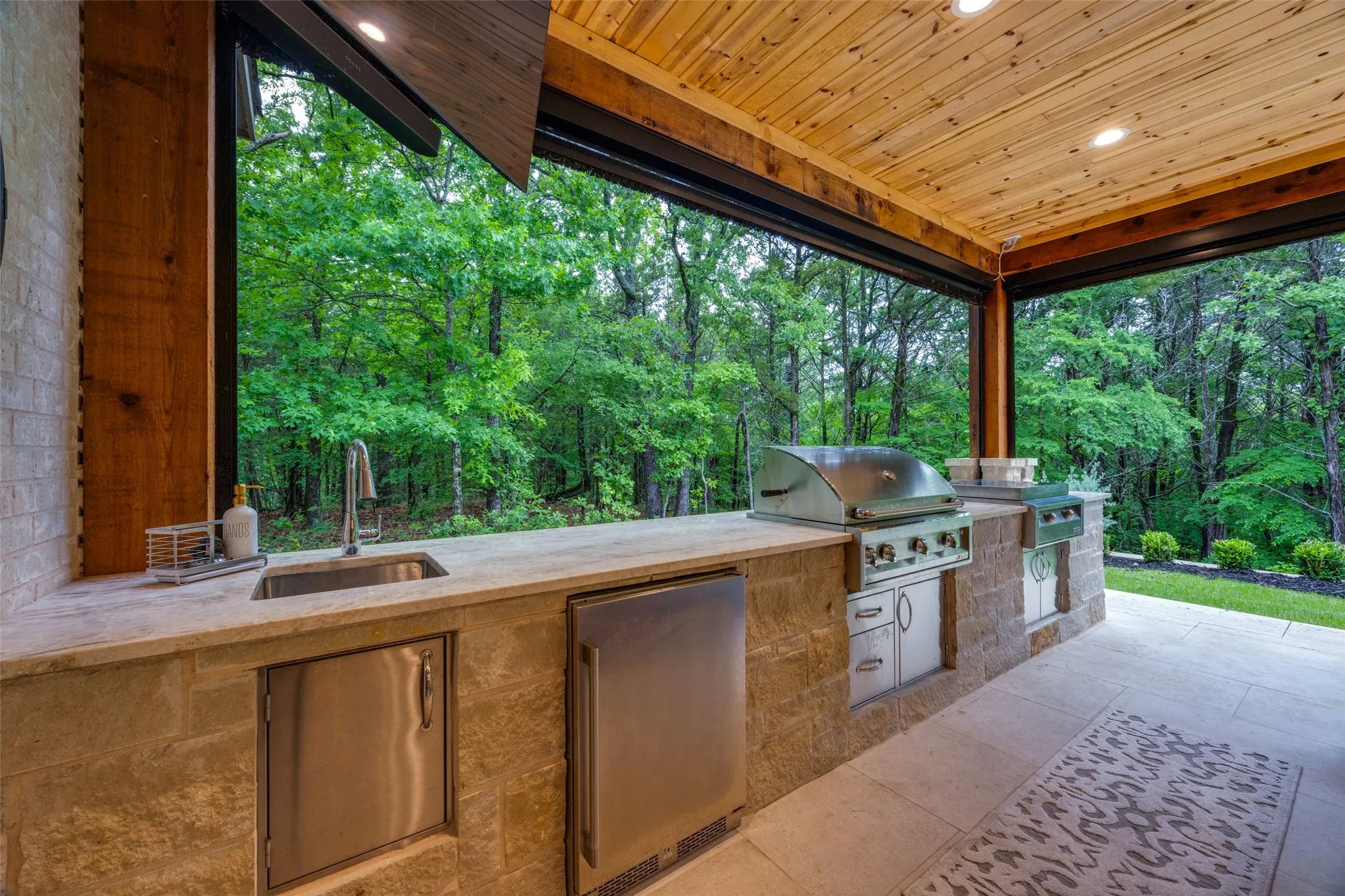 Single Family Residence For Sale in Grayson County , 704 Palisades Drive, Gordonville, Texas 76245, 5 Bedroom, 3 Bathroom, 4 Garage spaces, 4,832 Sqft, built in 2023, mls#21299626, Real Estate Agent in Gordonville, Homes For Sale in Grayson county, Homes For Sale in Gordonville, Realtor in Gordonville Texas, Real Estate Brokerage Independent Realty Texas, Luminita Cordes Realtor