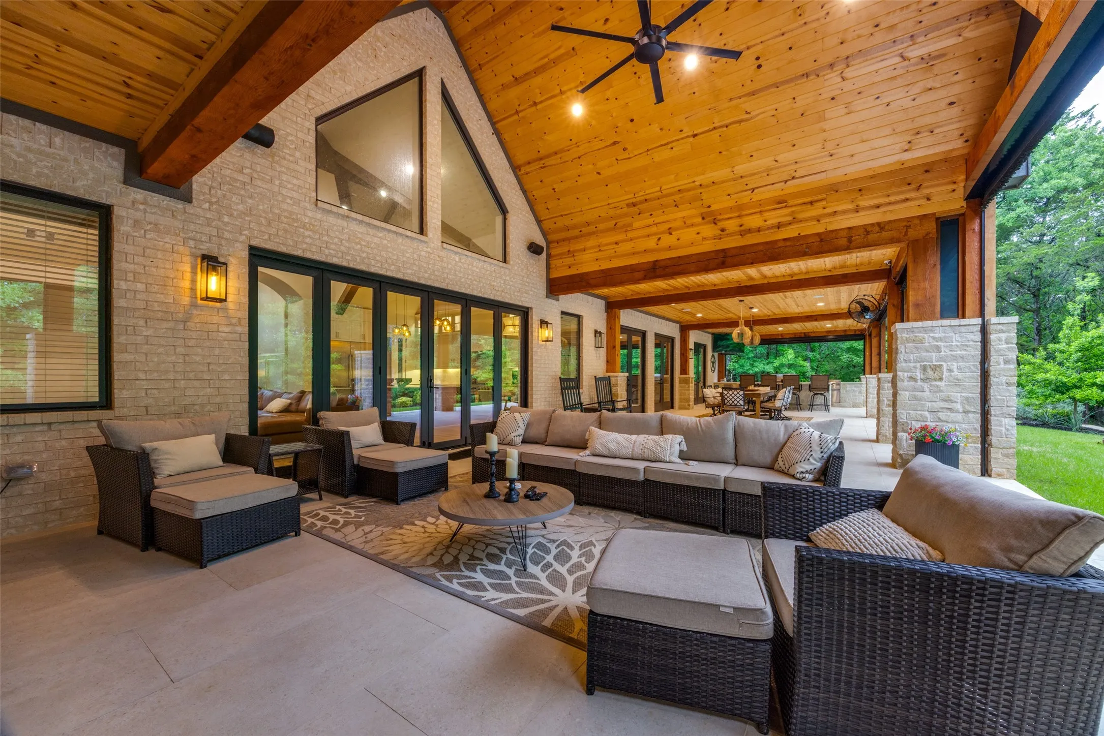 Single Family Residence For Sale in Grayson County , 704 Palisades Drive, Gordonville, Texas 76245, 5 Bedroom, 3 Bathroom, 4 Garage spaces, 4,832 Sqft, built in 2023, mls#21299626, Real Estate Agent in Gordonville, Homes For Sale in Grayson county, Homes For Sale in Gordonville, Realtor in Gordonville Texas, Real Estate Brokerage Independent Realty Texas, Luminita Cordes Realtor