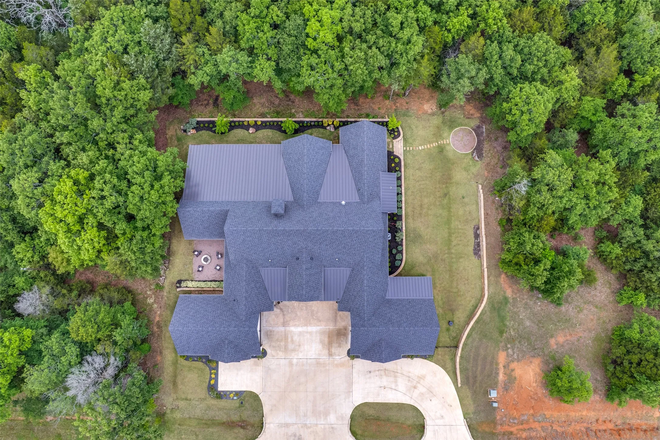 Single Family Residence For Sale in Grayson County , 704 Palisades Drive, Gordonville, Texas 76245, 5 Bedroom, 3 Bathroom, 4 Garage spaces, 4,832 Sqft, built in 2023, mls#21299626, Real Estate Agent in Gordonville, Homes For Sale in Grayson county, Homes For Sale in Gordonville, Realtor in Gordonville Texas, Real Estate Brokerage Independent Realty Texas, Luminita Cordes Realtor