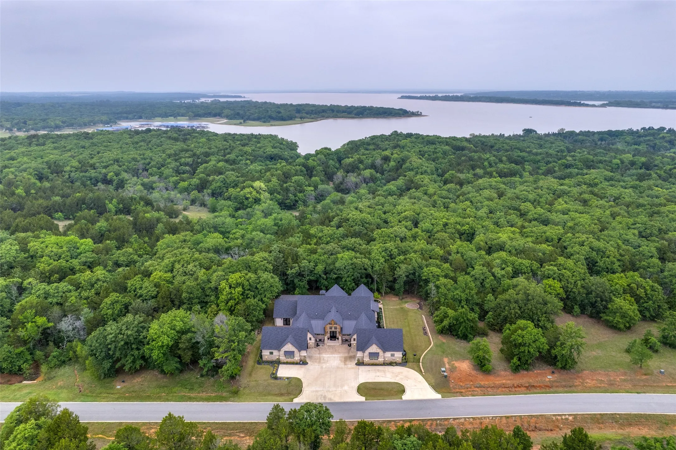 Single Family Residence For Sale in Grayson County , 704 Palisades Drive, Gordonville, Texas 76245, 5 Bedroom, 3 Bathroom, 4 Garage spaces, 4,832 Sqft, built in 2023, mls#21299626, Real Estate Agent in Gordonville, Homes For Sale in Grayson county, Homes For Sale in Gordonville, Realtor in Gordonville Texas, Real Estate Brokerage Independent Realty Texas, Luminita Cordes Realtor
