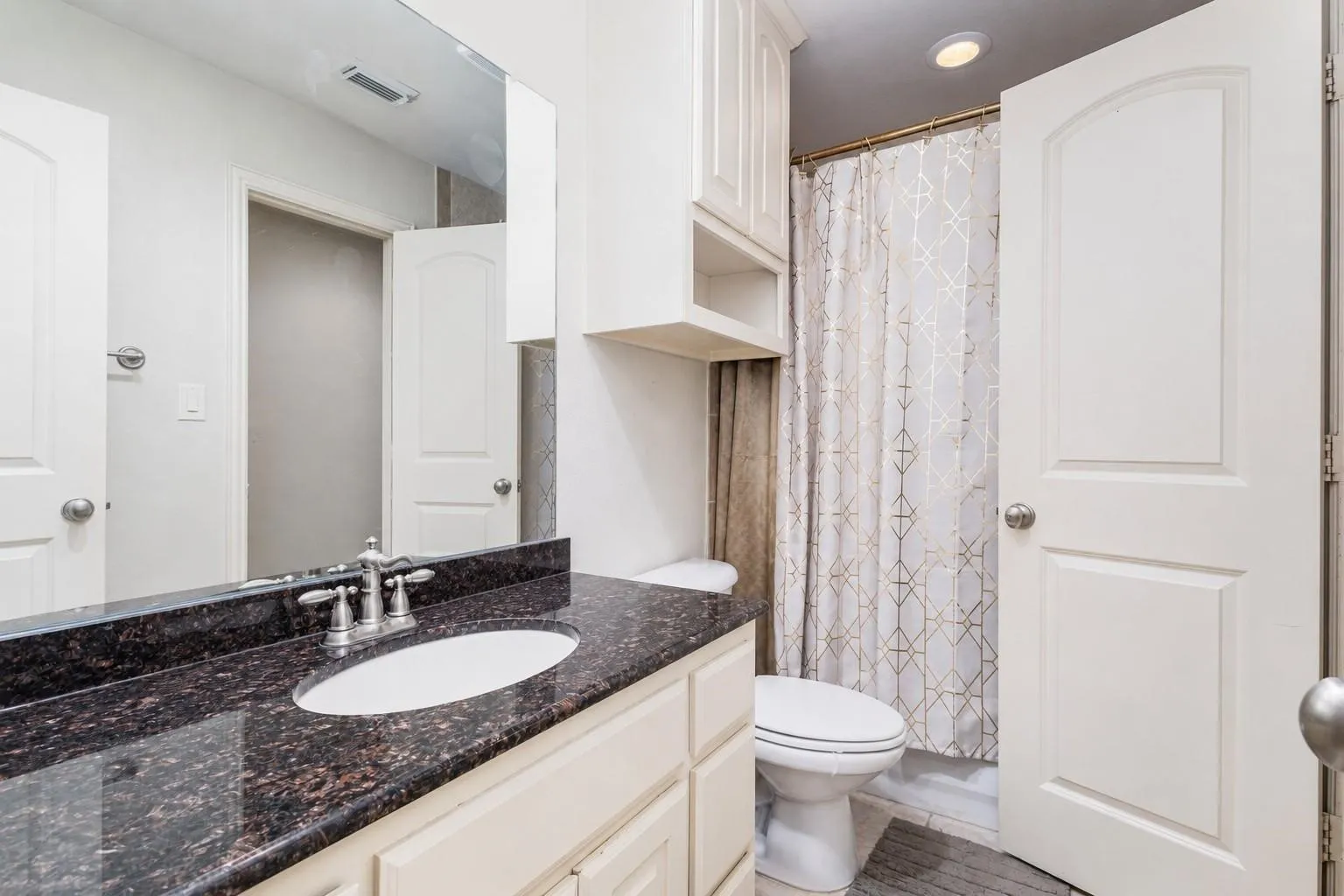 Ensuite bathroom