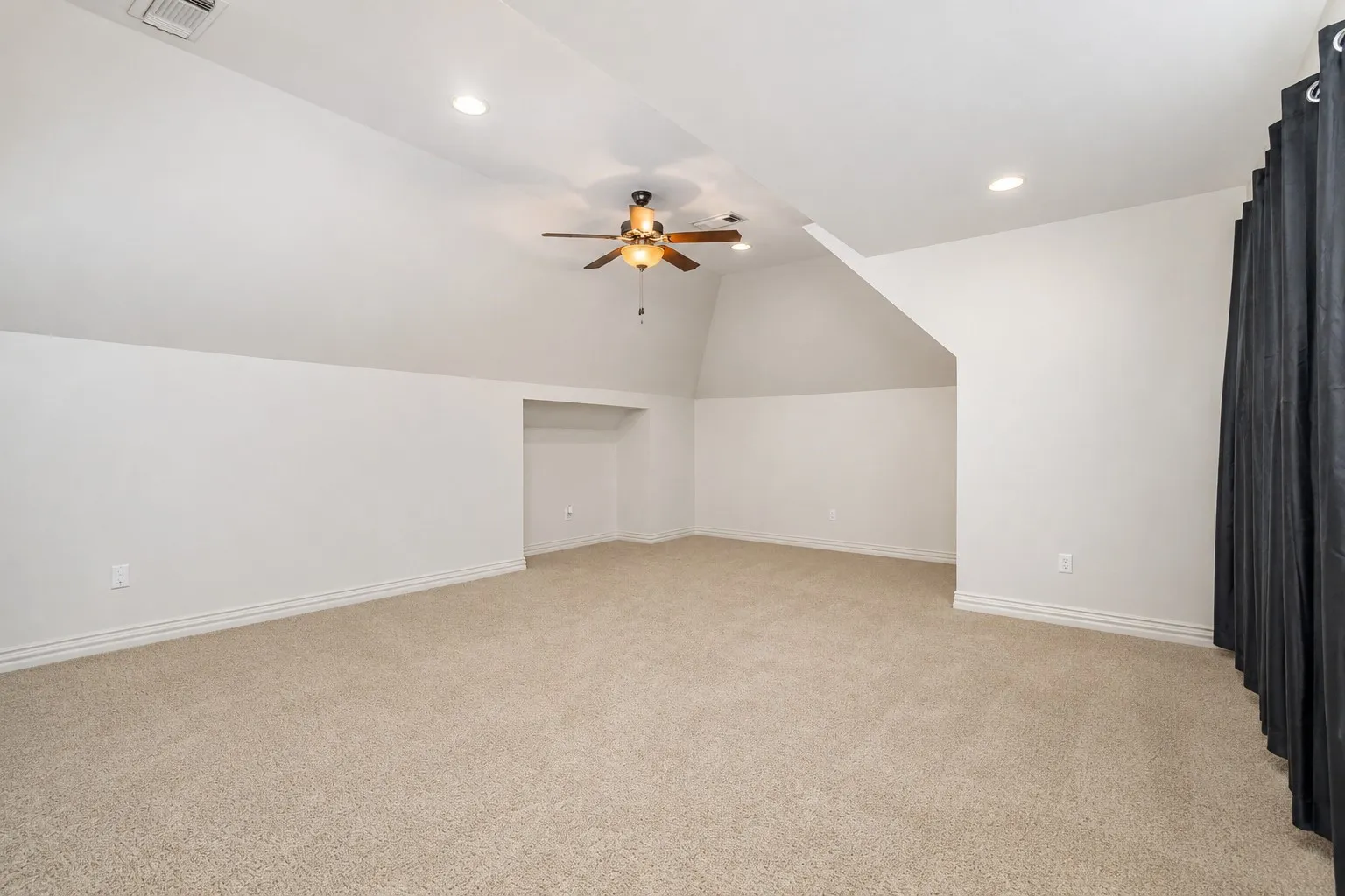 2nd floor flex space