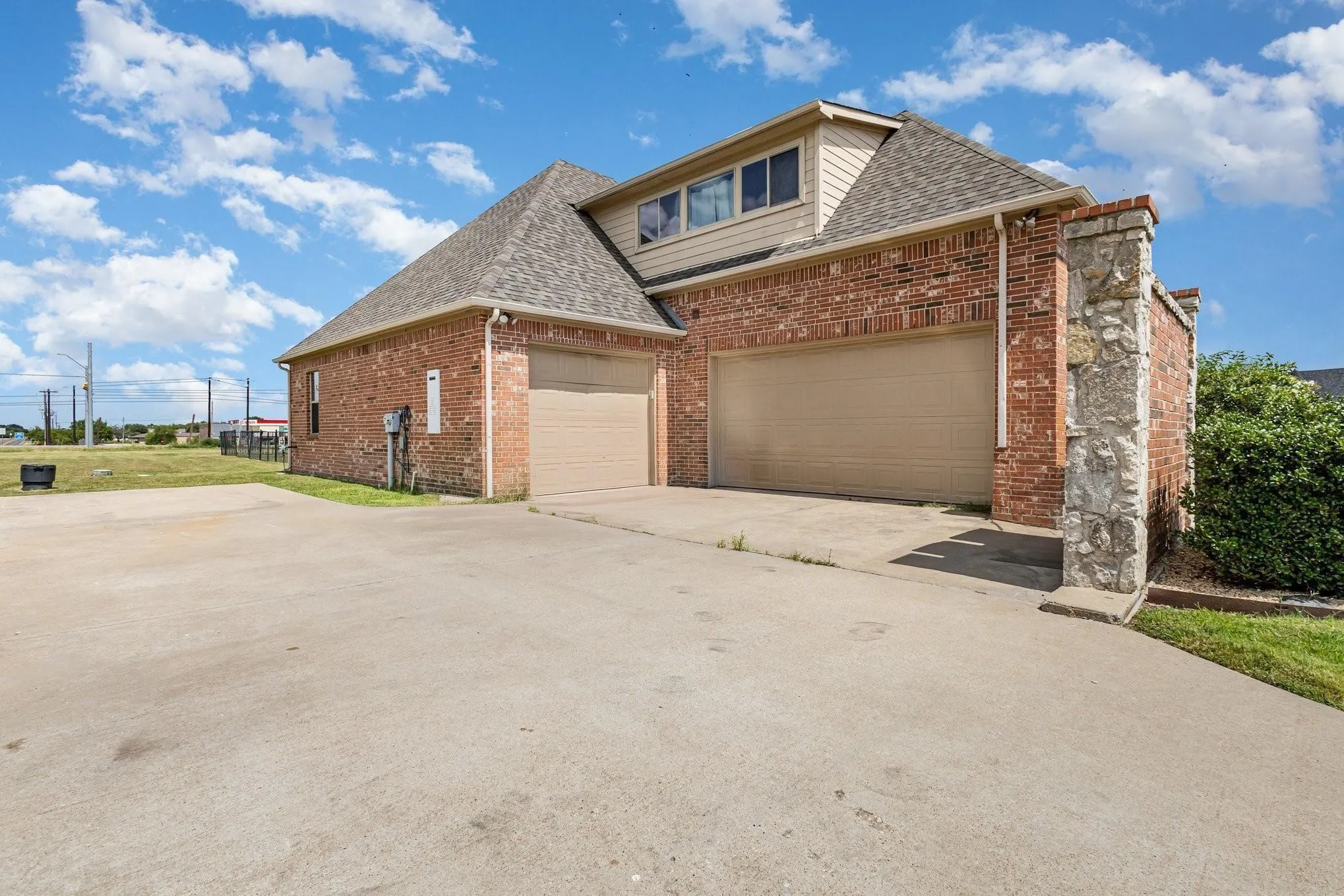 Single Family Residence For Sale in Rockwall County , 123 Ranch House Road, Rockwall, Texas 75032, 4 Bedroom, 4 Bathroom, 3 Garage spaces, 3,229 Sqft, built in 2007, mls#21300901, Real Estate Agent in Rockwall, Homes For Sale in Rockwall county, Homes For Sale in Rockwall, Realtor in Rockwall Texas, Real Estate Brokerage Independent Realty Texas, Luminita Cordes Realtor
