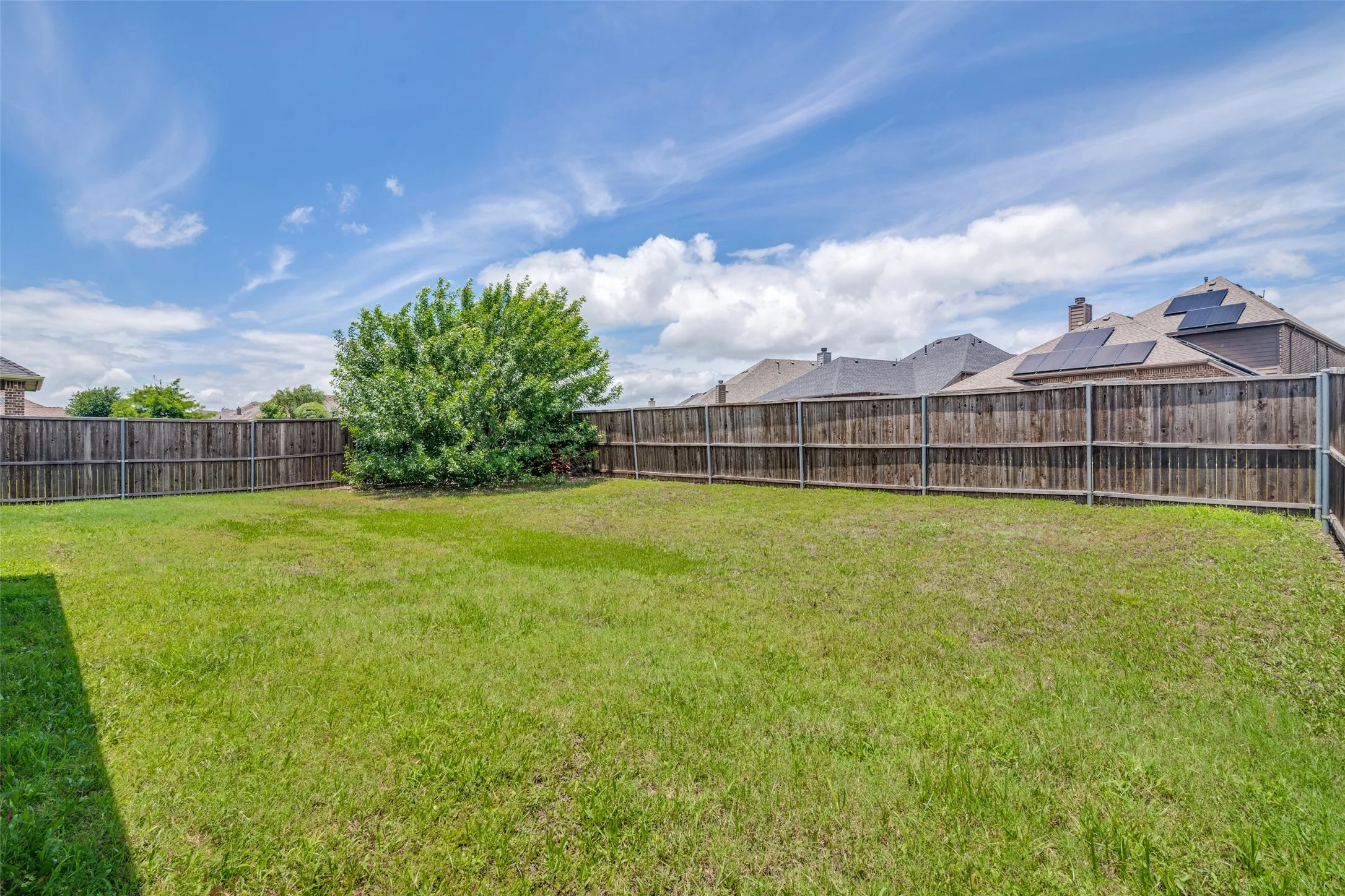 Single Family Residence For Sale in Rockwall County , 616 Cayden Court, Fate, Texas 75087, 4 Bedroom, 2 Bathroom, 2 Garage spaces, 2,303 Sqft, built in 2015, mls#21300860, Real Estate Agent in Fate, Homes For Sale in Rockwall county, Homes For Sale in Fate, Realtor in Fate Texas, Real Estate Brokerage Independent Realty Texas, Luminita Cordes Realtor