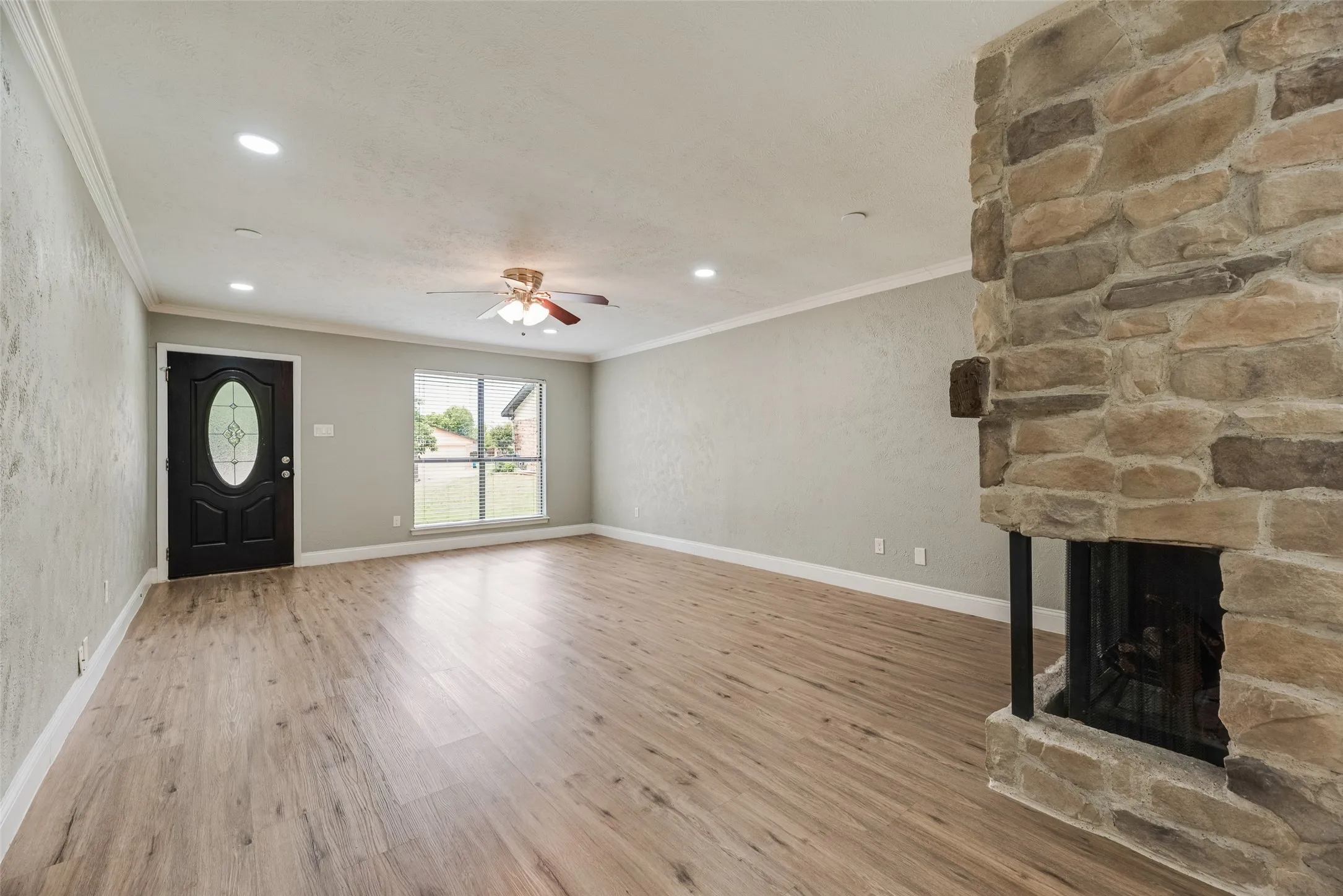 Single Family Residence For Rent in Denton County , 1732 Delaford Court, Carrollton, Texas 75007, 3 Bedroom, 2 Bathroom, 2 Garage spaces, 1,554 Sqft, built in 1983, mls#21300957, Real Estate Agent in Carrollton, Homes For Rent in Denton county, Homes For Rent in Carrollton, Realtor in Carrollton Texas, Real Estate Brokerage Independent Realty Texas, Luminita Cordes Realtor