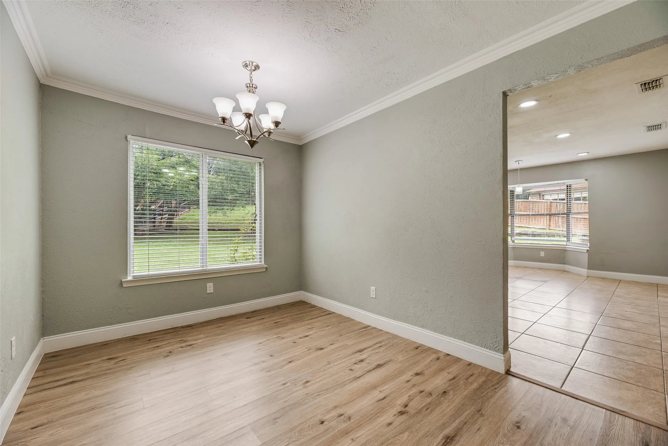 Single Family Residence For Rent in Denton County , 1732 Delaford Court, Carrollton, Texas 75007, 3 Bedroom, 2 Bathroom, 2 Garage spaces, 1,554 Sqft, built in 1983, mls#21300957, Real Estate Agent in Carrollton, Homes For Rent in Denton county, Homes For Rent in Carrollton, Realtor in Carrollton Texas, Real Estate Brokerage Independent Realty Texas, Luminita Cordes Realtor