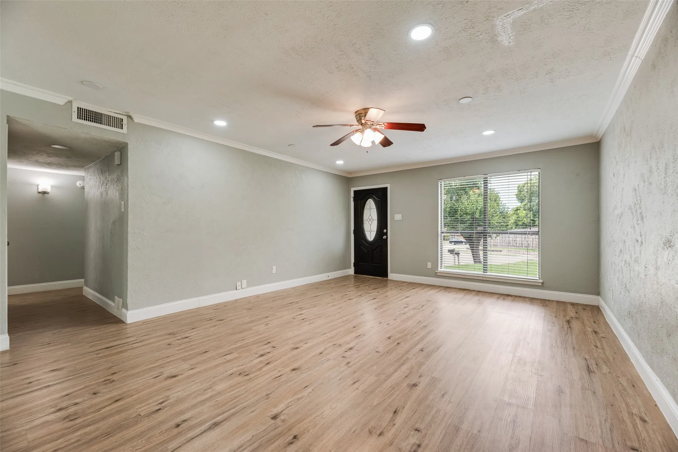 Single Family Residence For Rent in Denton County , 1732 Delaford Court, Carrollton, Texas 75007, 3 Bedroom, 2 Bathroom, 2 Garage spaces, 1,554 Sqft, built in 1983, mls#21300957, Real Estate Agent in Carrollton, Homes For Rent in Denton county, Homes For Rent in Carrollton, Realtor in Carrollton Texas, Real Estate Brokerage Independent Realty Texas, Luminita Cordes Realtor