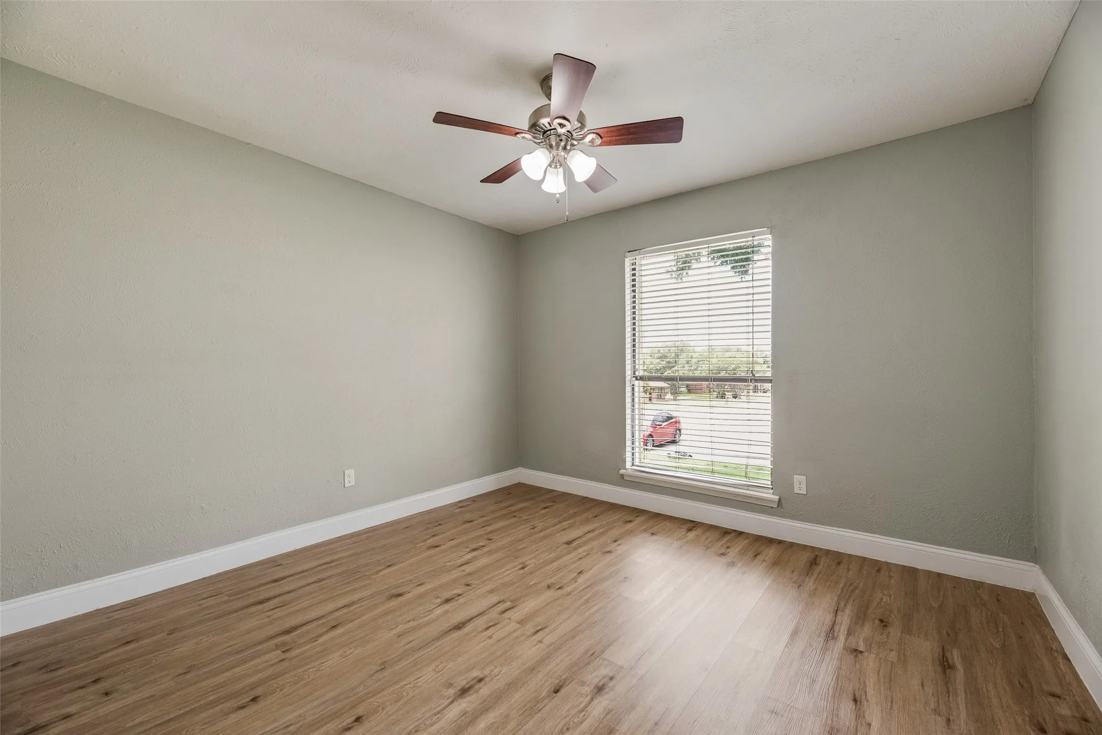 Single Family Residence For Rent in Denton County , 1732 Delaford Court, Carrollton, Texas 75007, 3 Bedroom, 2 Bathroom, 2 Garage spaces, 1,554 Sqft, built in 1983, mls#21300957, Real Estate Agent in Carrollton, Homes For Rent in Denton county, Homes For Rent in Carrollton, Realtor in Carrollton Texas, Real Estate Brokerage Independent Realty Texas, Luminita Cordes Realtor
